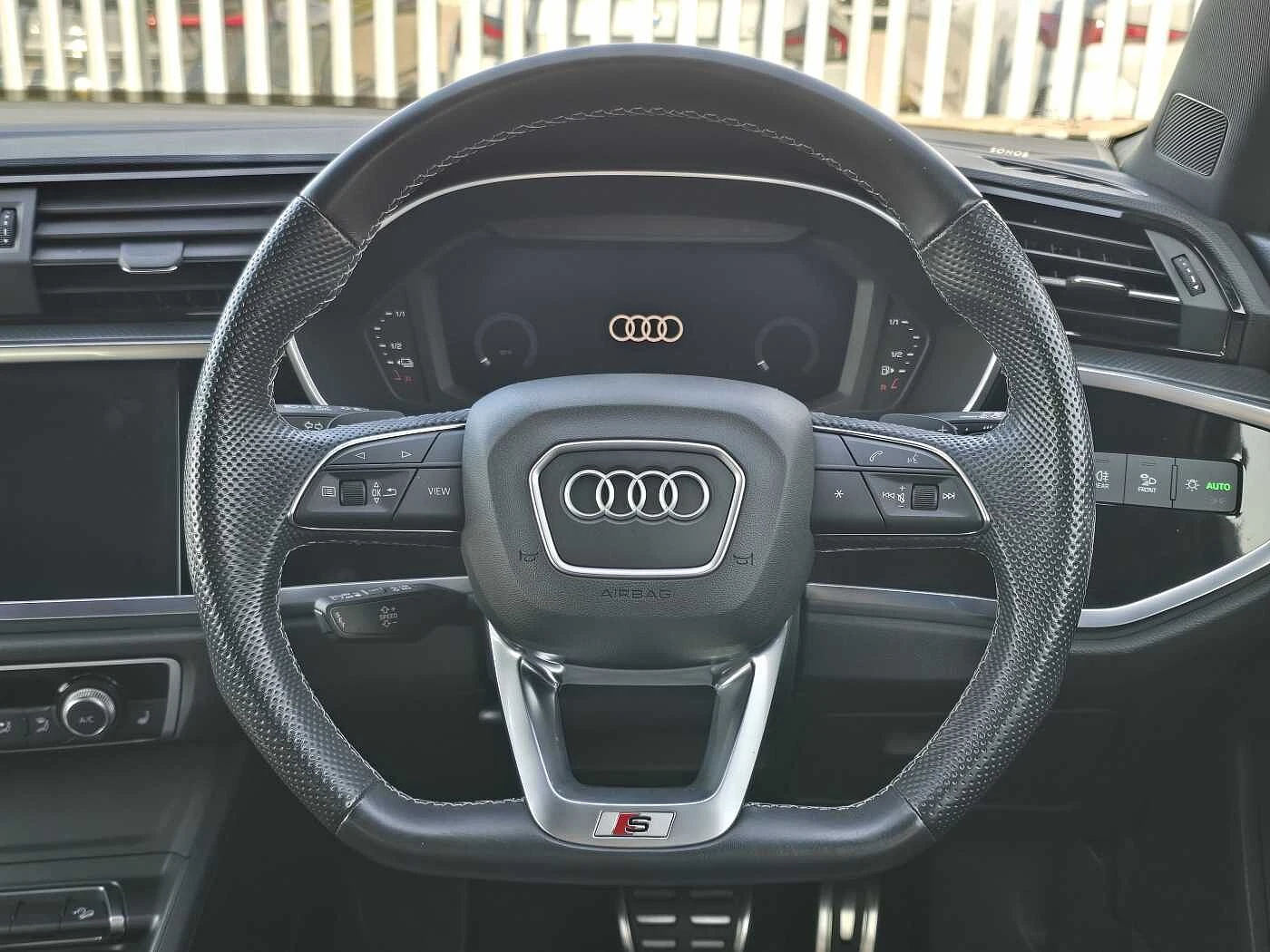 Audi-Q3-image-8