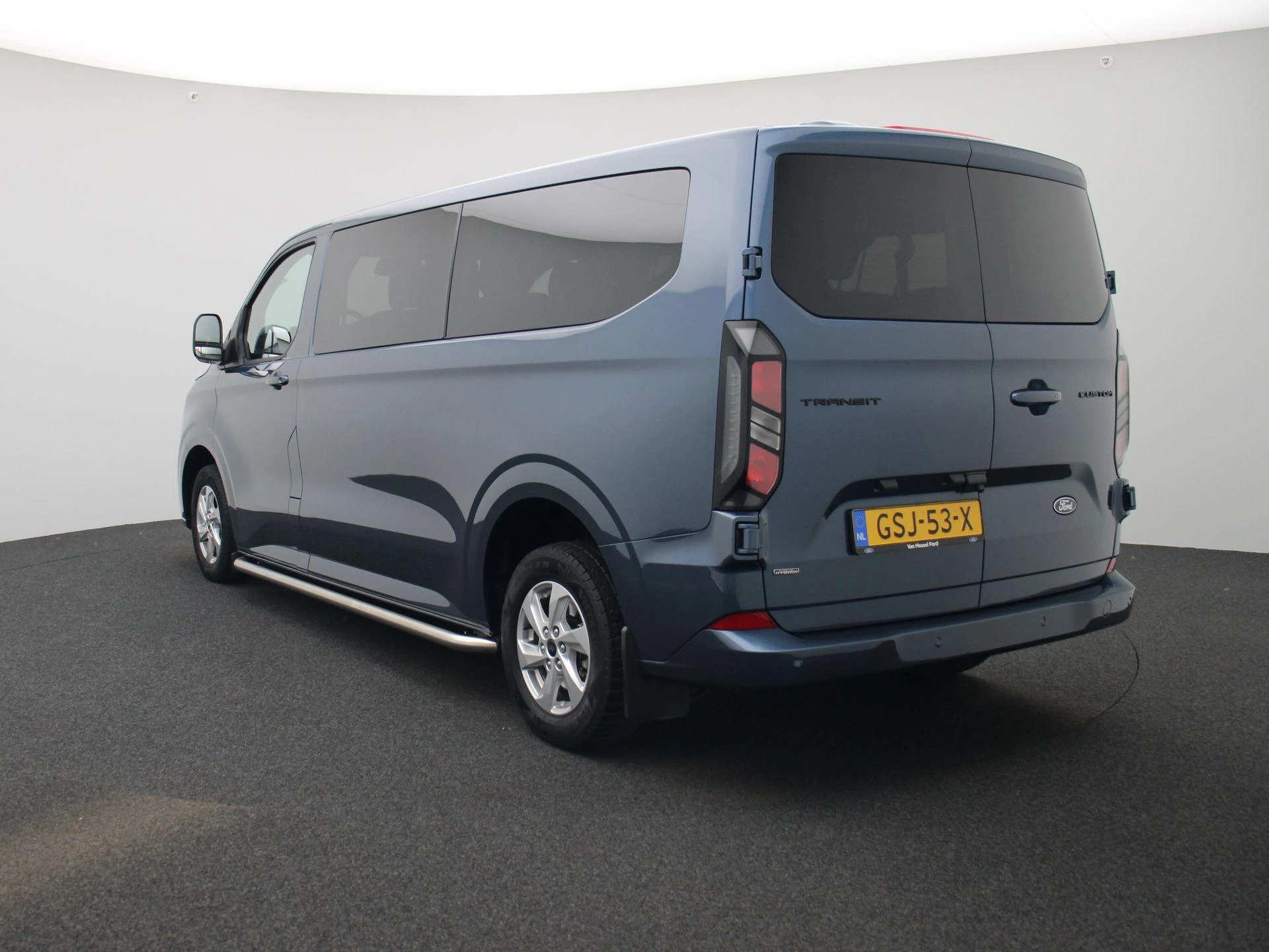 Ford-Transit Custom-image-1