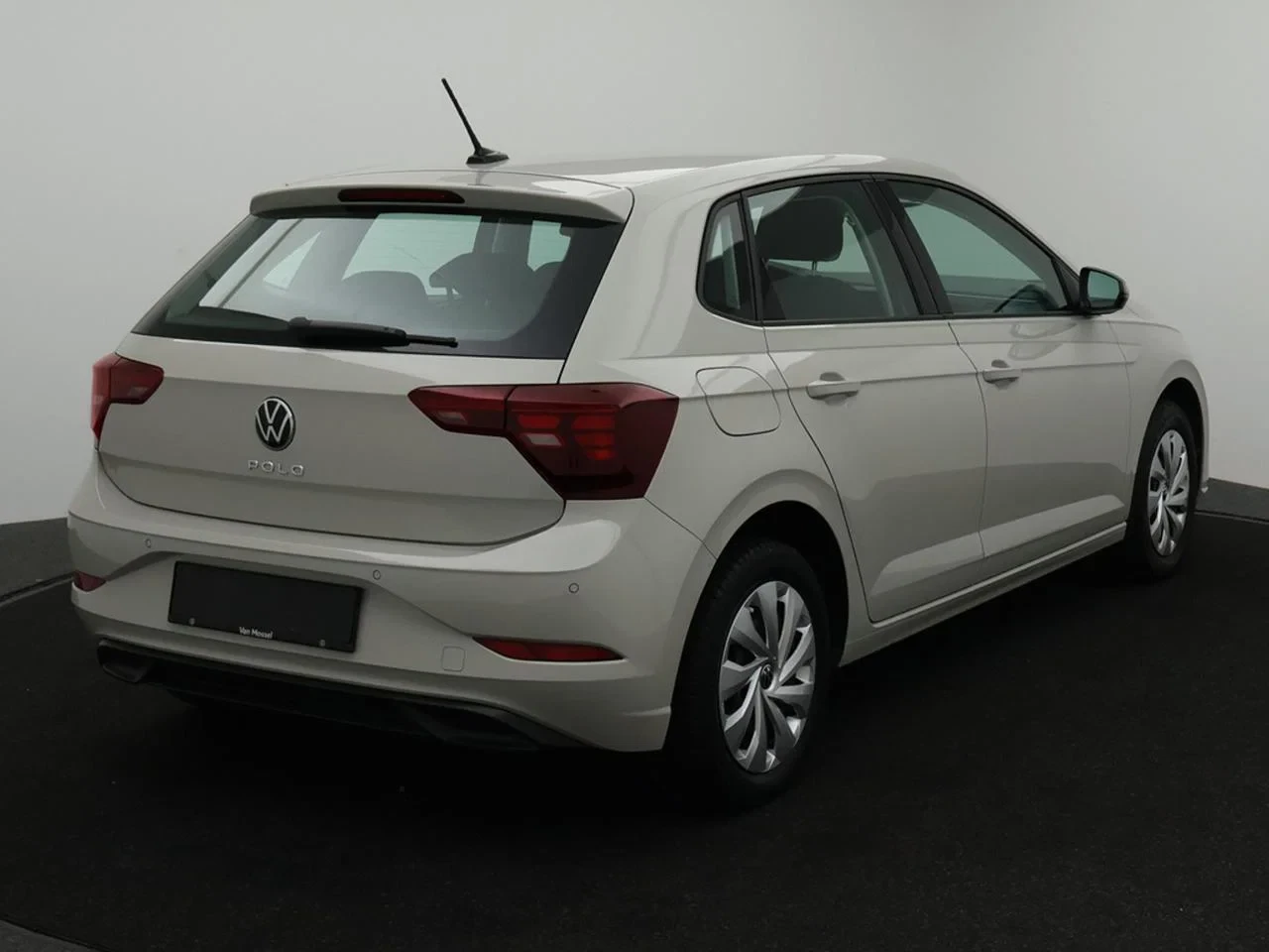Volkswagen-Polo-image-14