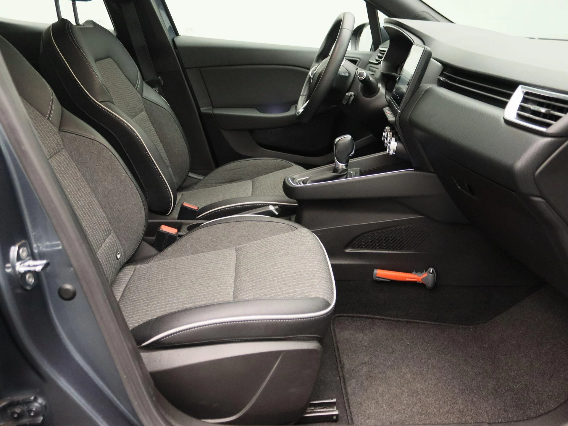 Renault-Clio-image-22