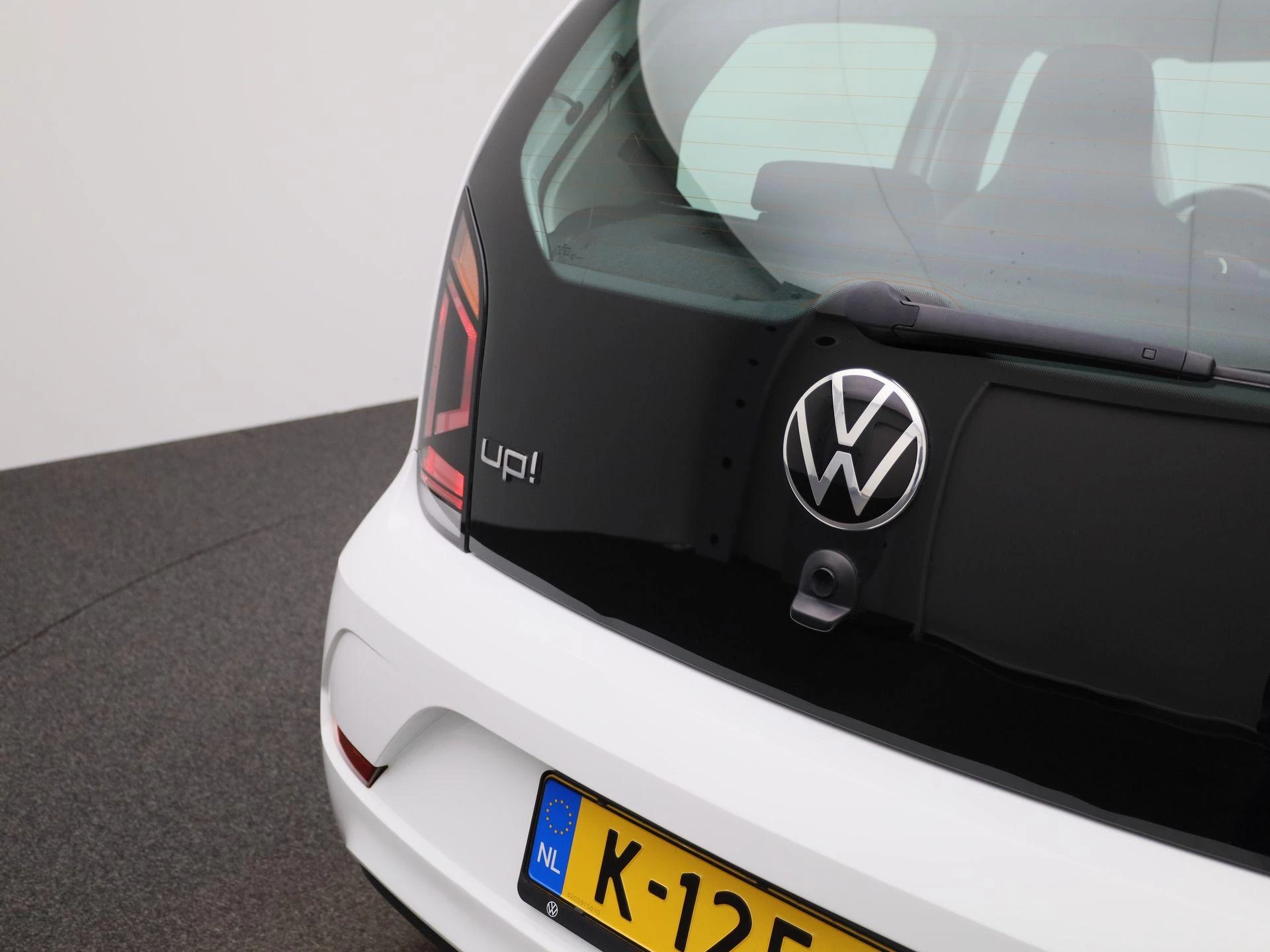 Volkswagen-up!-image-26