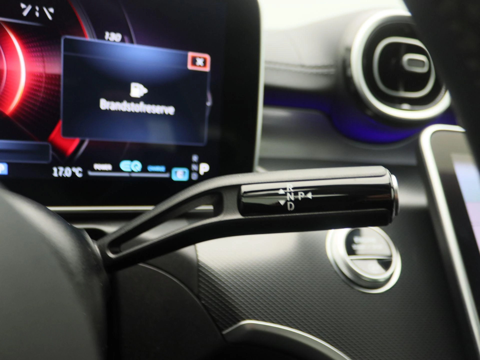 Mercedes-Benz-C-Klasse-image-9