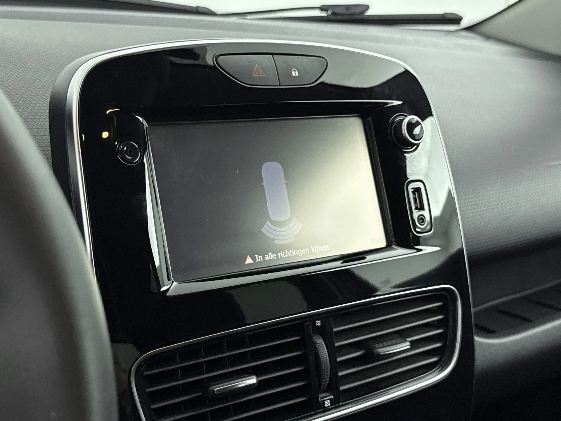 Renault-Clio-image-9