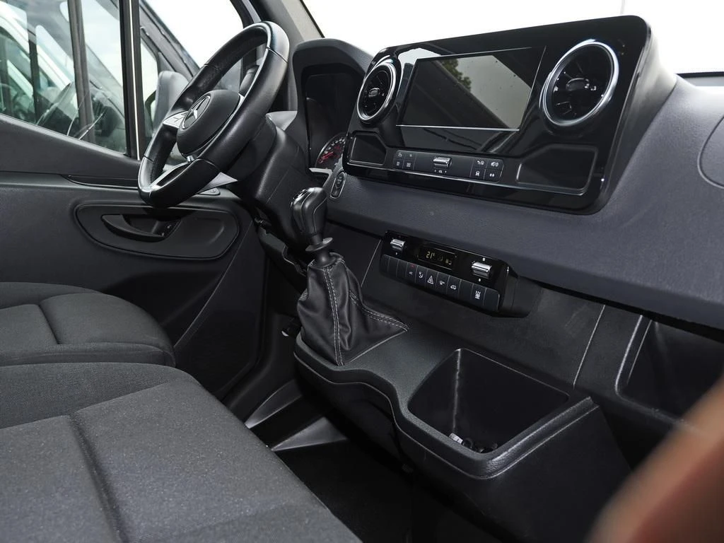 Mercedes-Benz-Sprinter 317-image-9