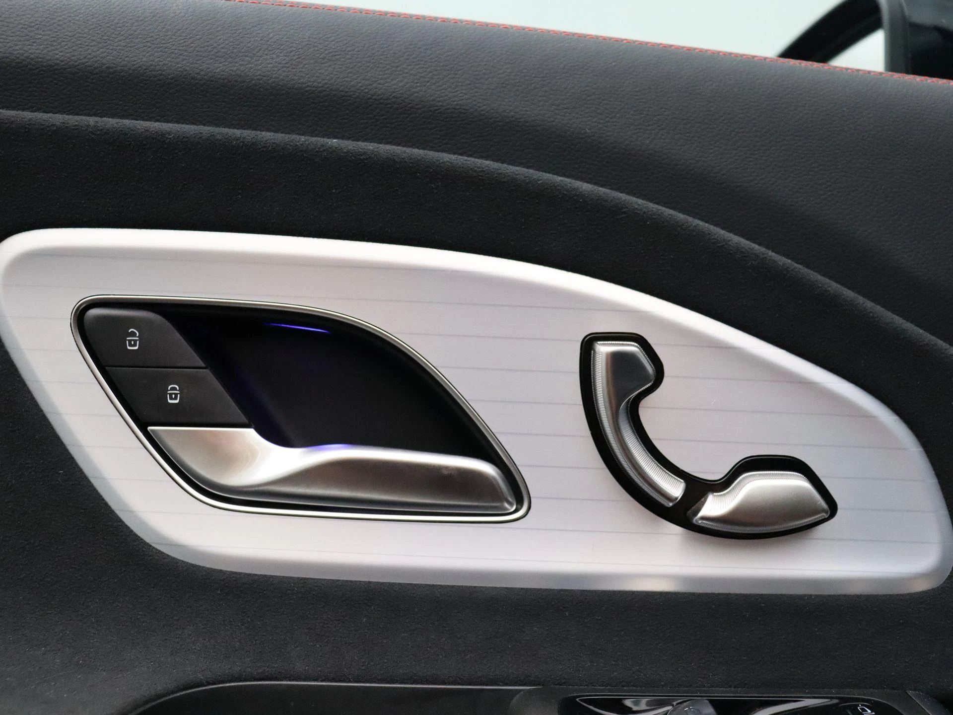 Mercedes-Benz-CLA-image-8