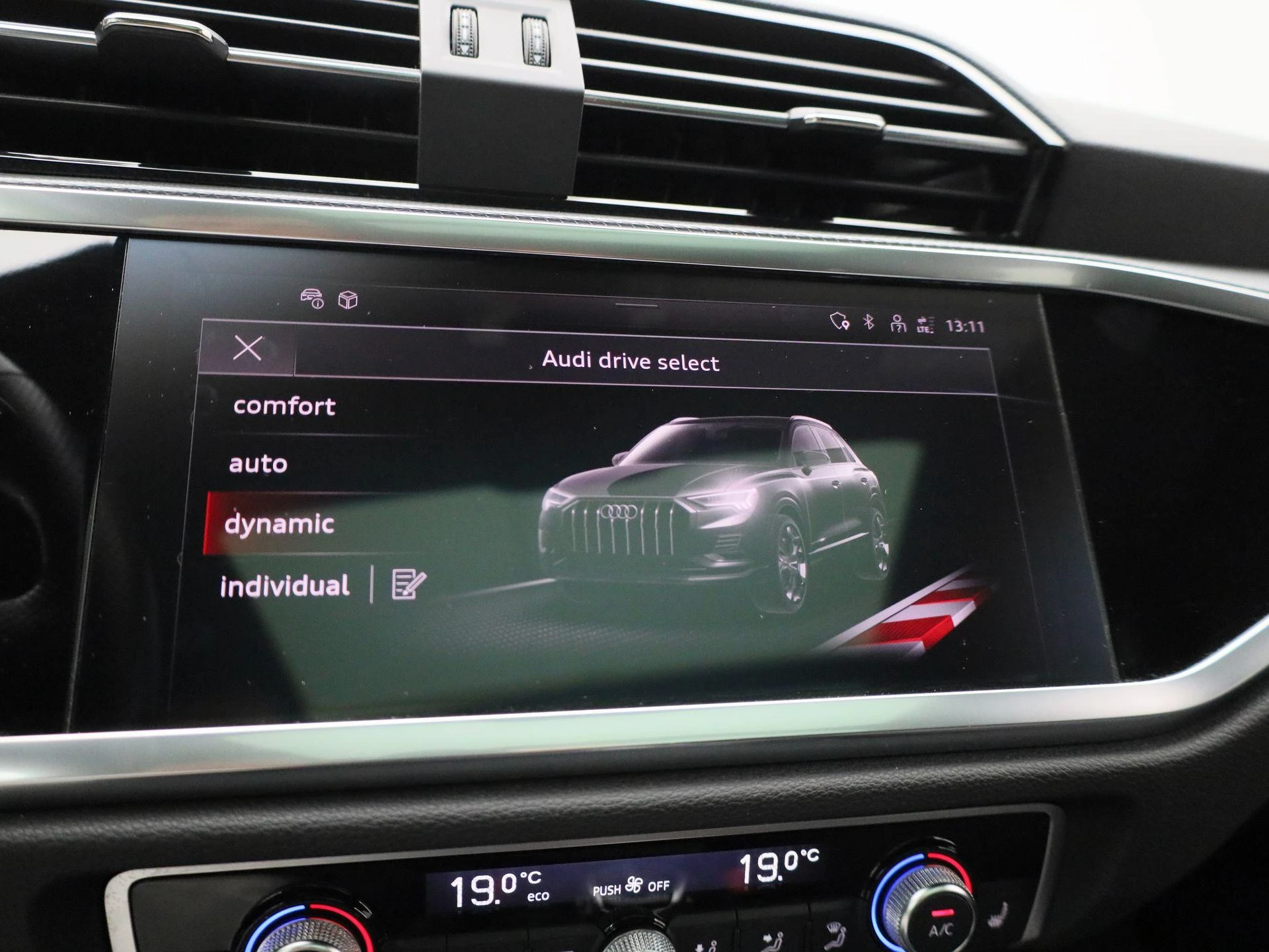 Audi-Q3-image-35