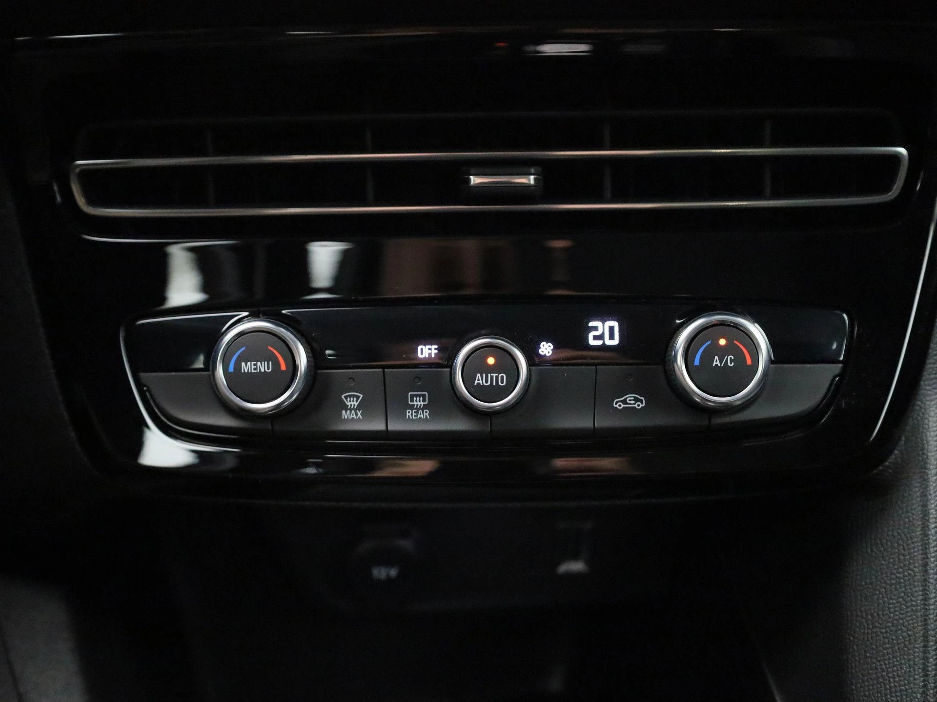 Opel-Mokka-e-image-16