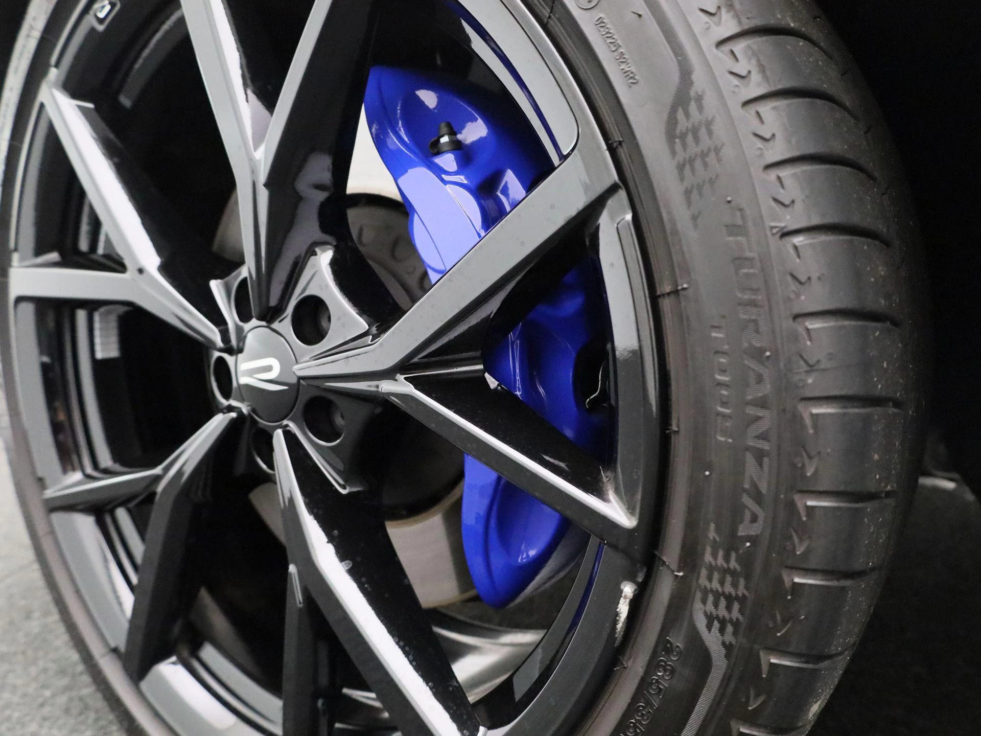 Volkswagen-Touareg-image-13