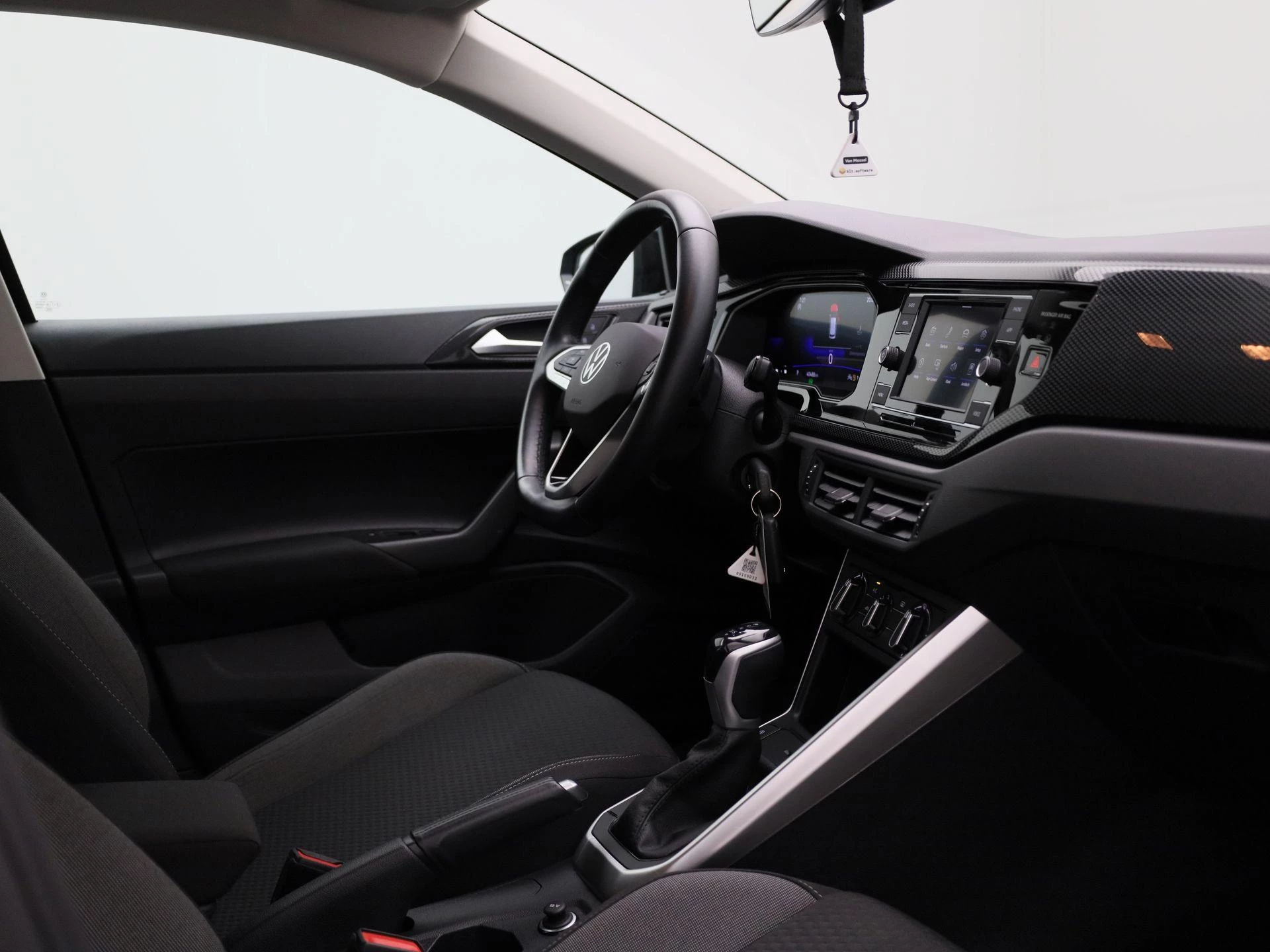 Volkswagen-Polo-image-28