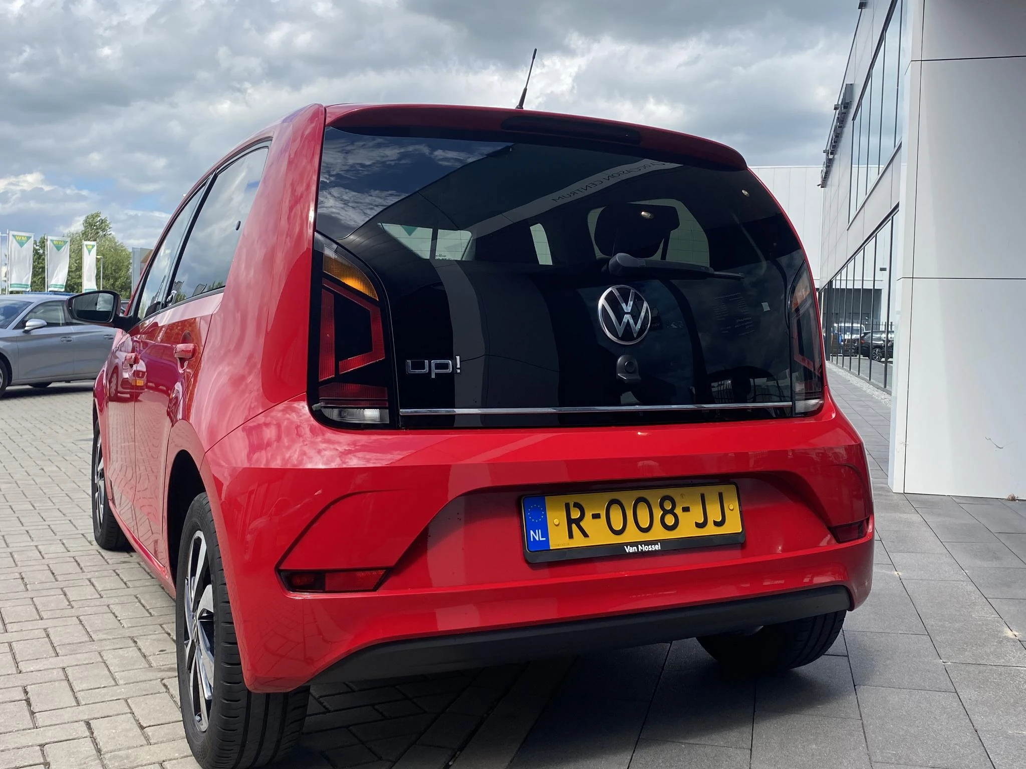 Volkswagen-up!-image-2