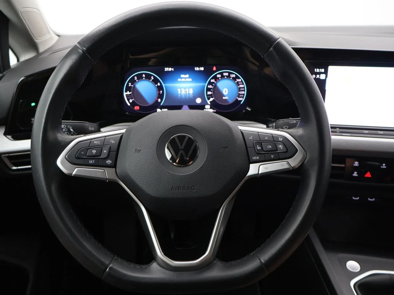 Volkswagen-Golf-image-9