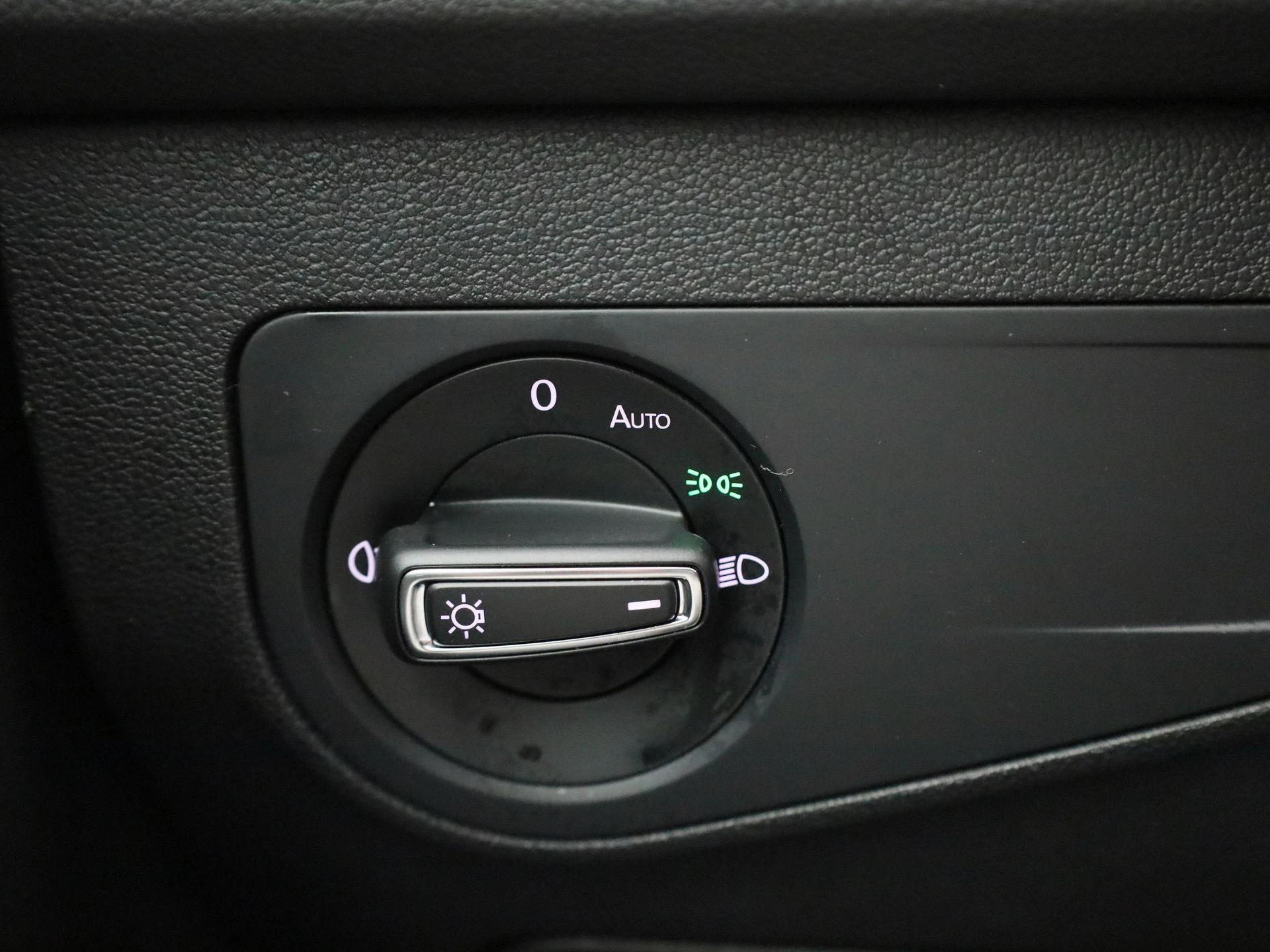 Volkswagen-Tiguan-image-24