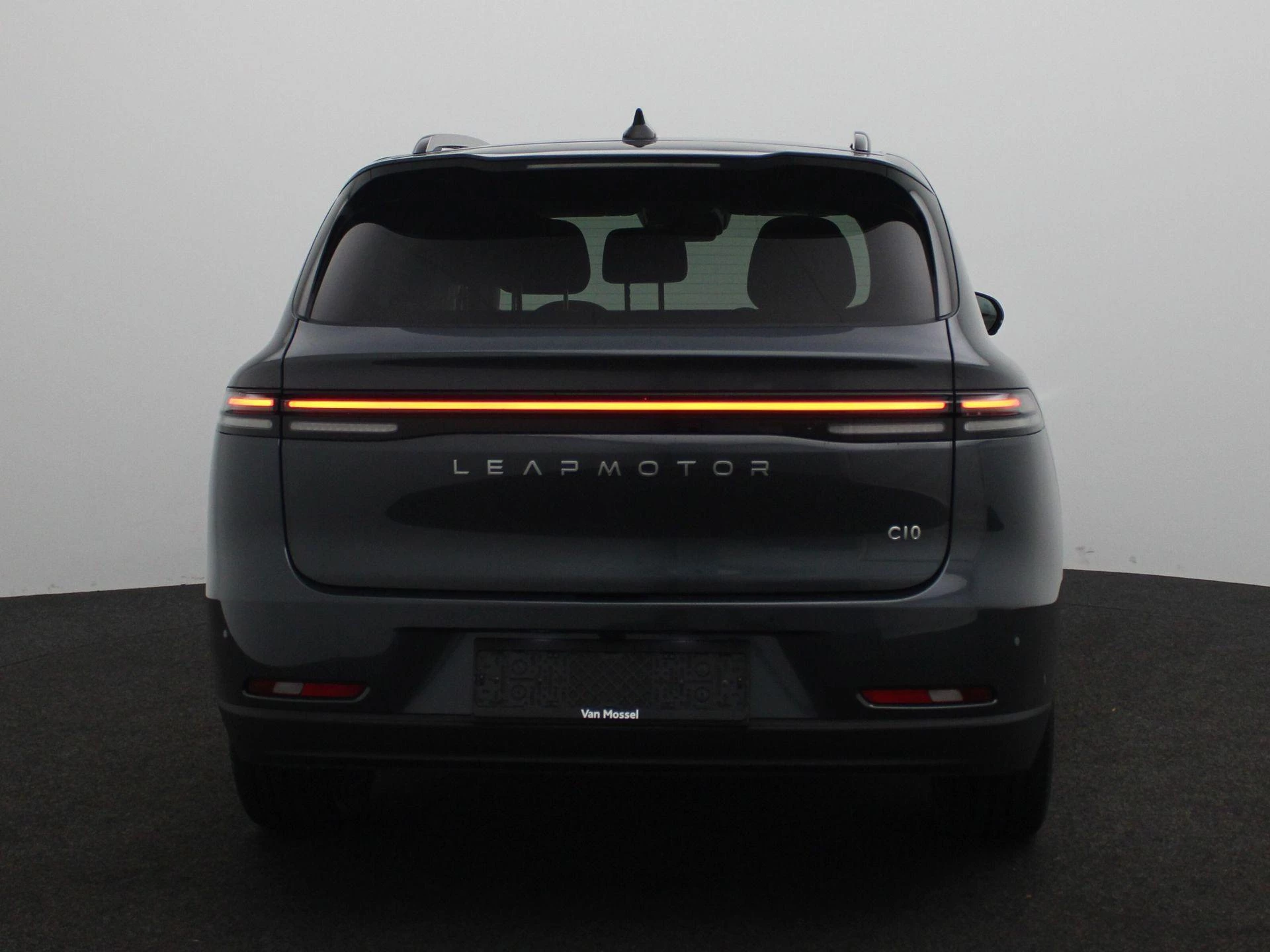 Leapmotor C10