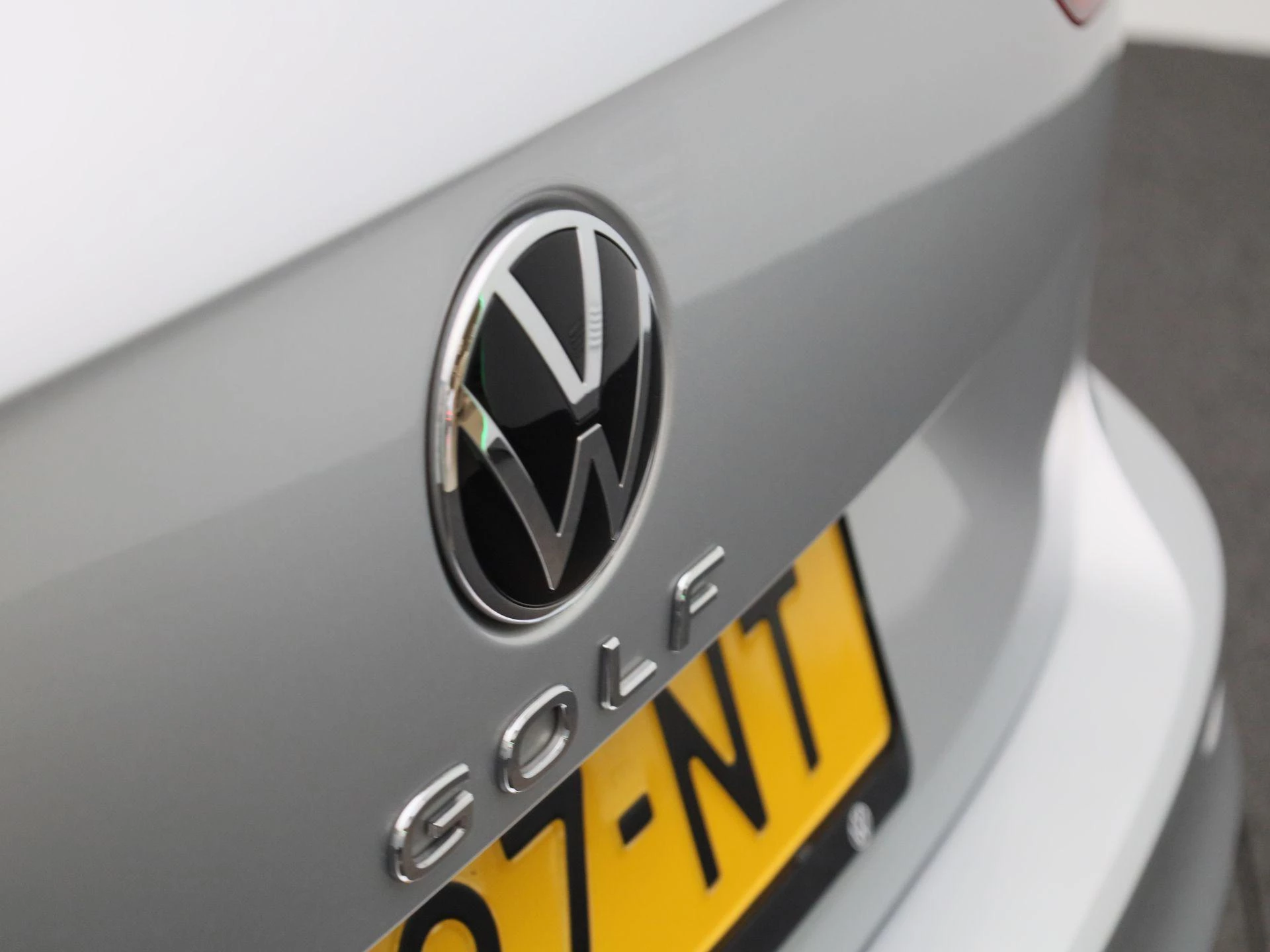 Volkswagen-Golf-image-26