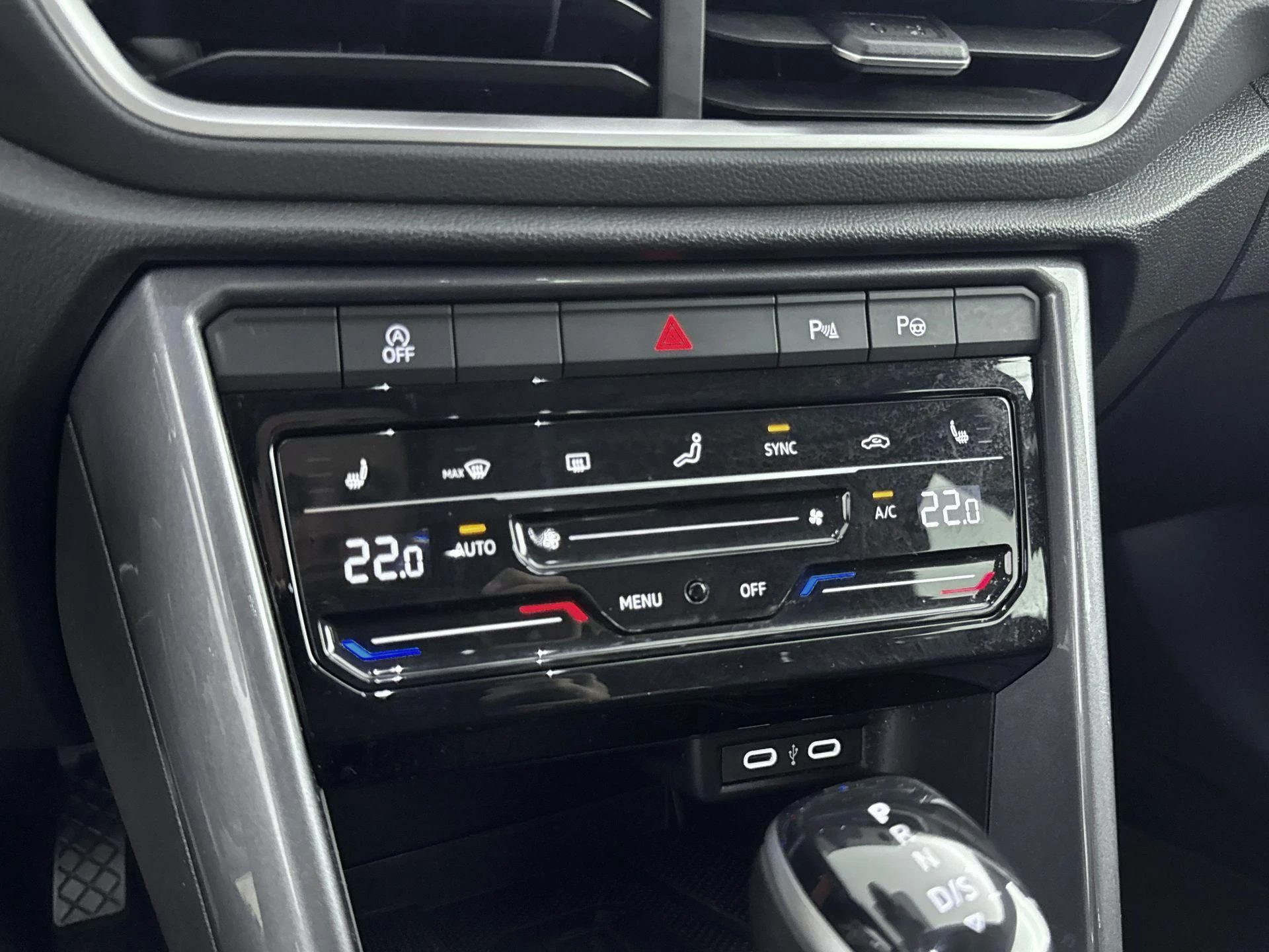 Volkswagen-T-Roc-image-19