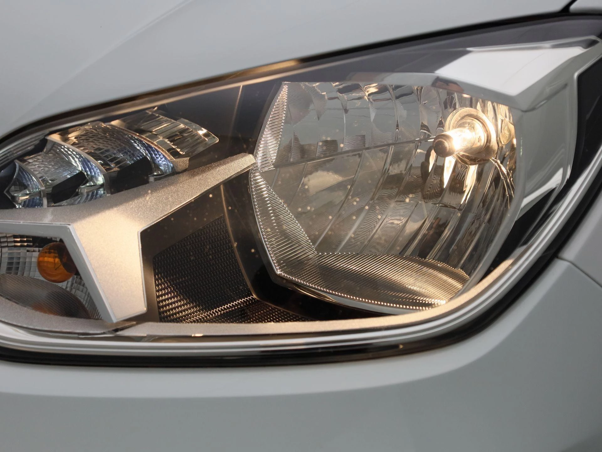 Volkswagen-up!-image-12