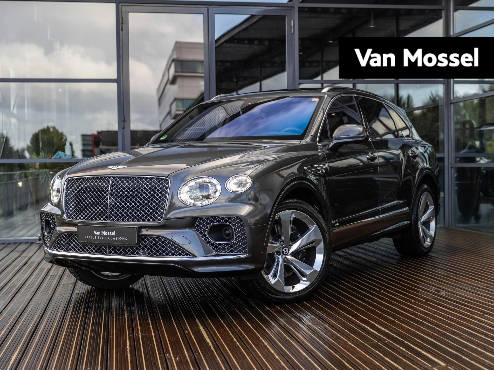 Bentley-Bentayga-image-0