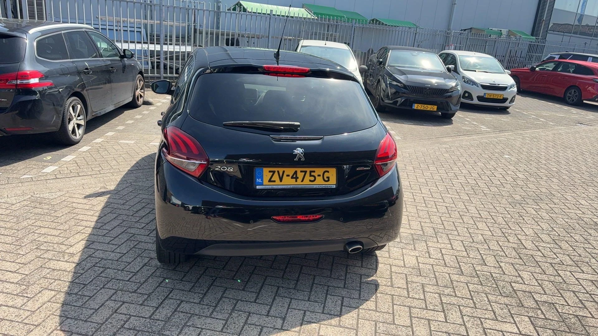 Peugeot-208-image-2