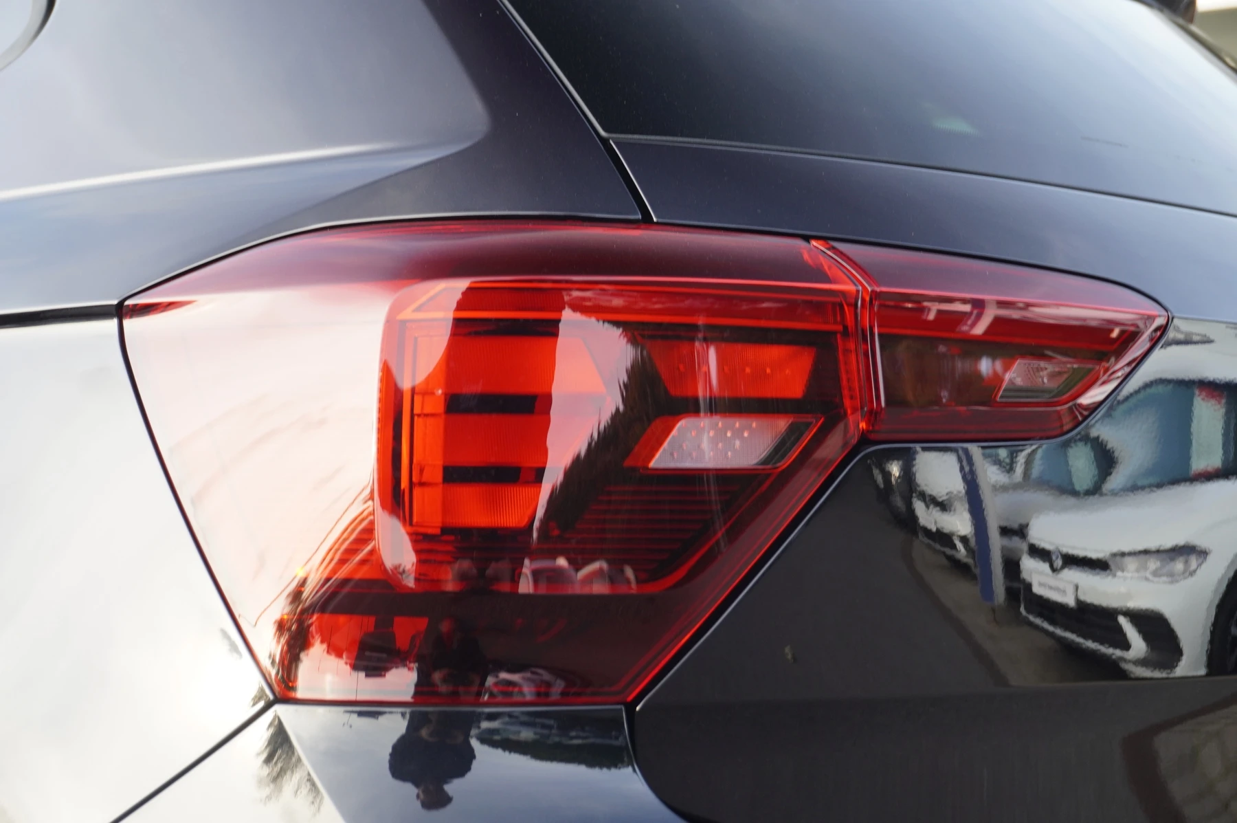 Volkswagen-Polo-image-24