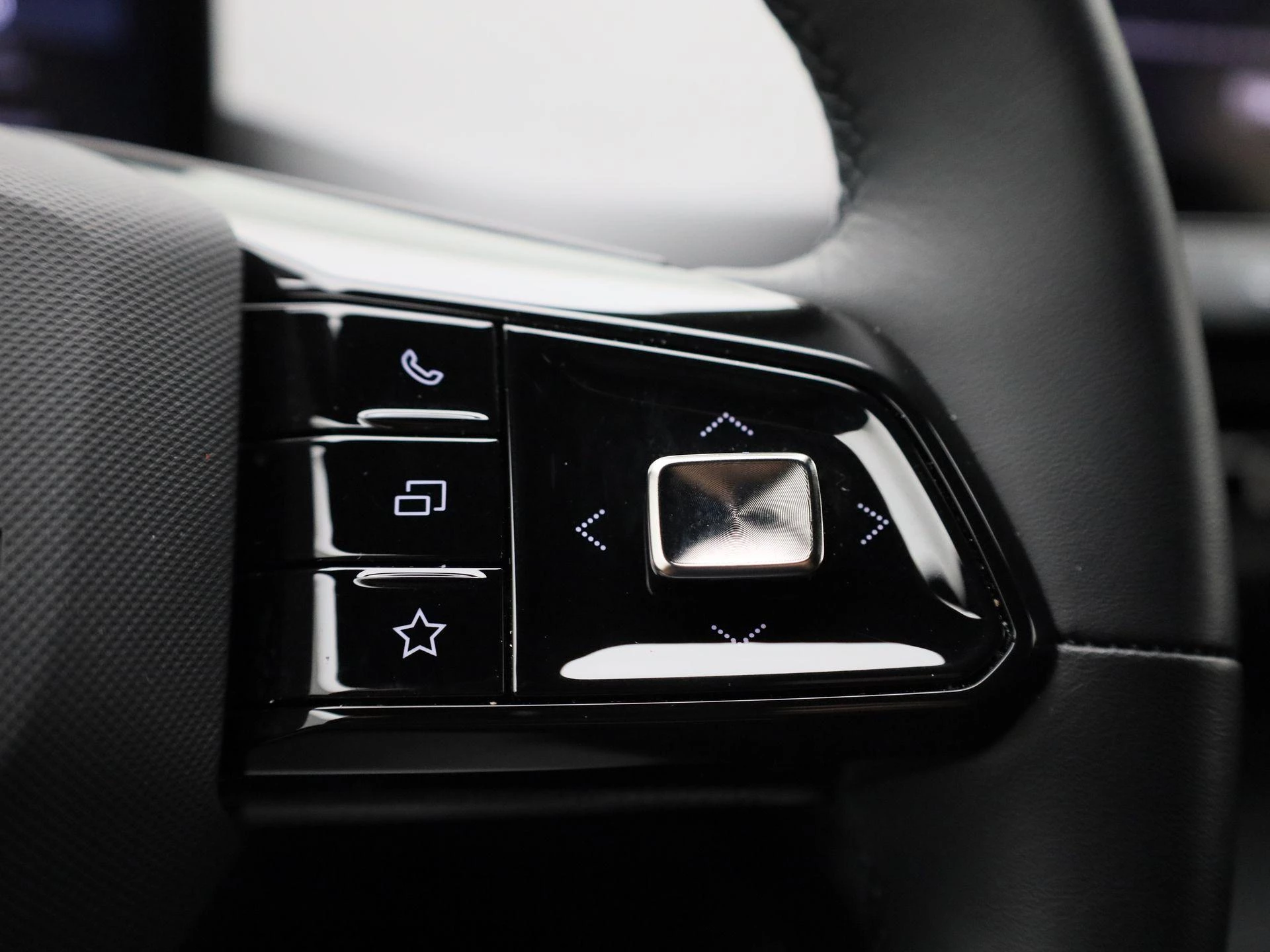 MG MG4 Long Range 64 kWh Luxury