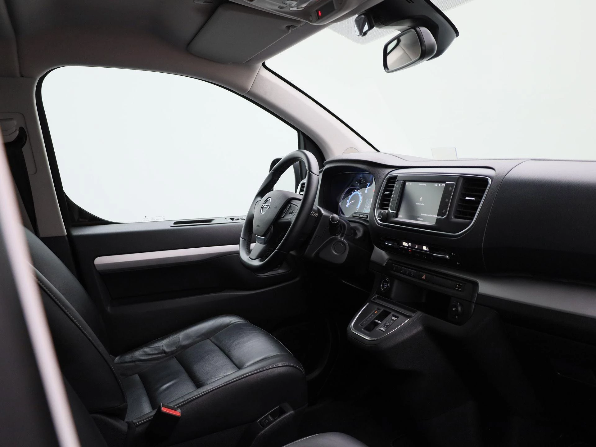 Opel-Zafira e-Life-image-31