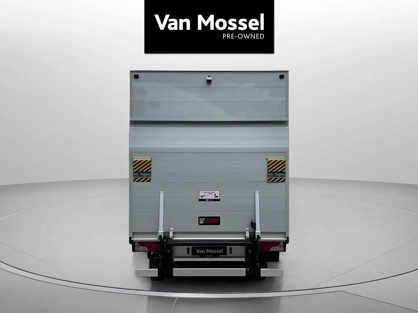 Mercedes-Benz-eSprinter-image-3