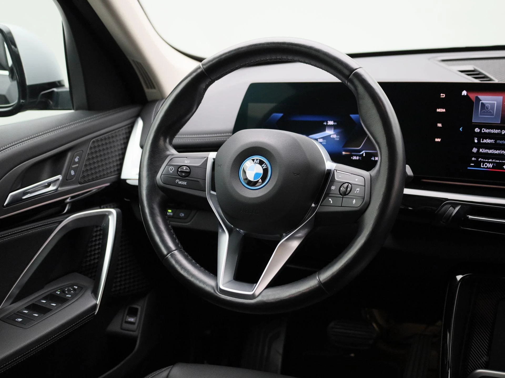 BMW-iX1-image-9