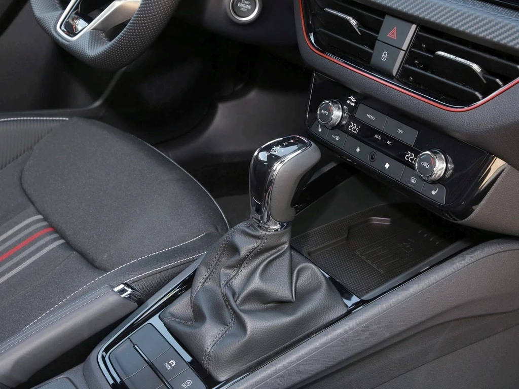 Škoda Kamiq 1.5 TSI DSG Monte Carlo 18" LM NAVIAPP+VC RFK