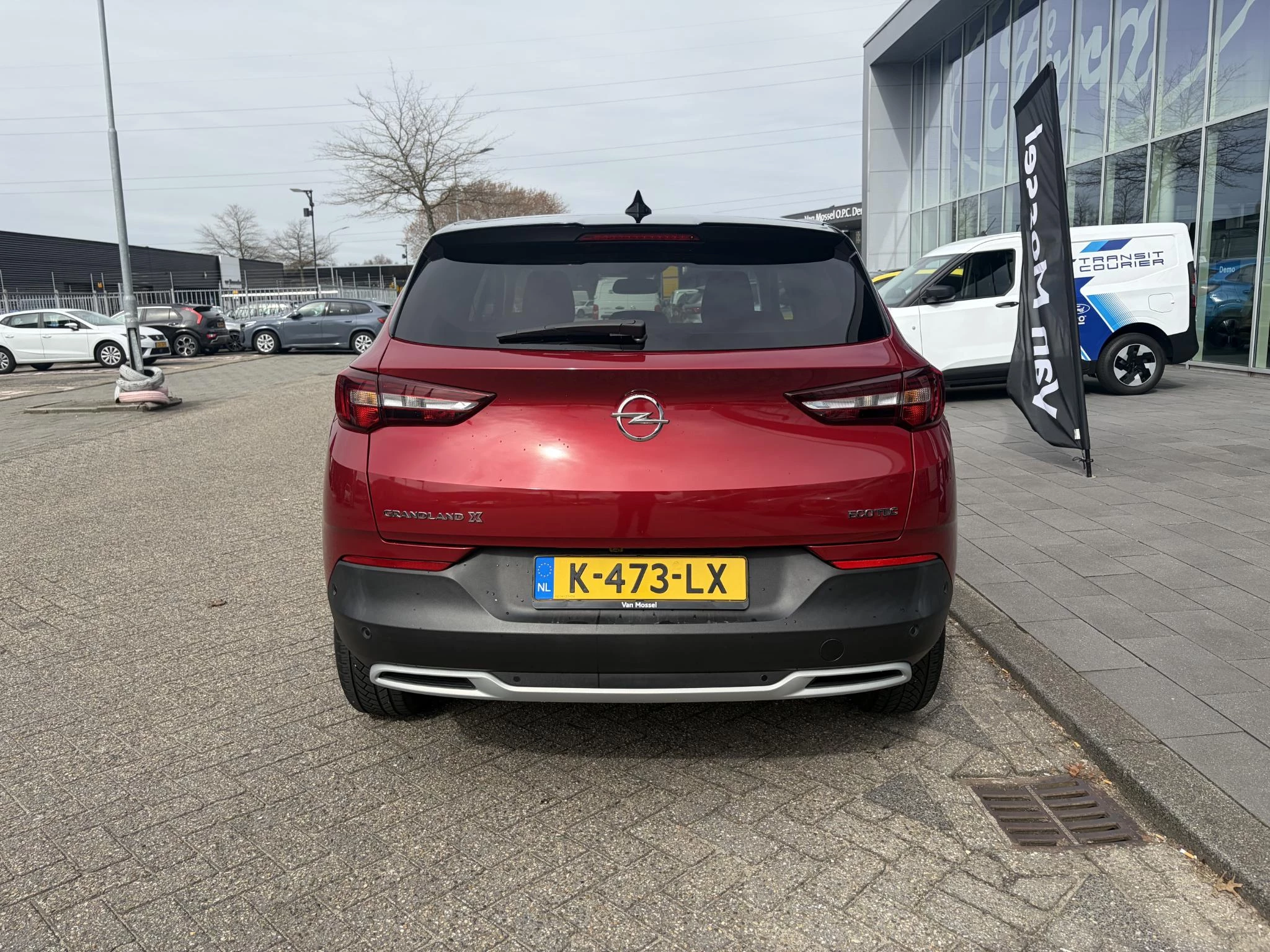 Opel-Grandland X-image-3