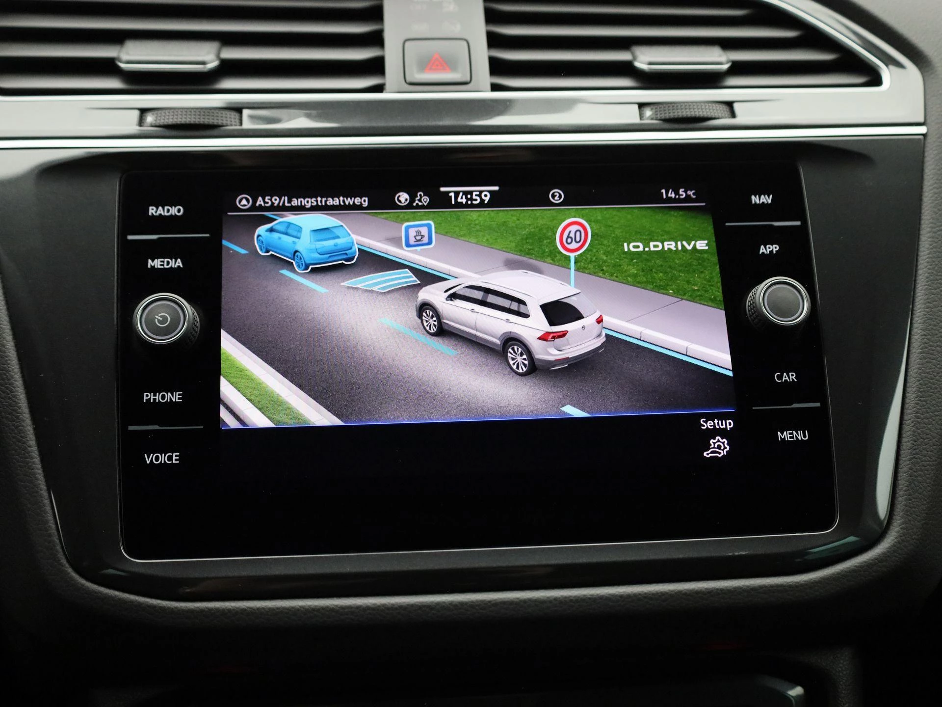 Volkswagen-Tiguan-image-28