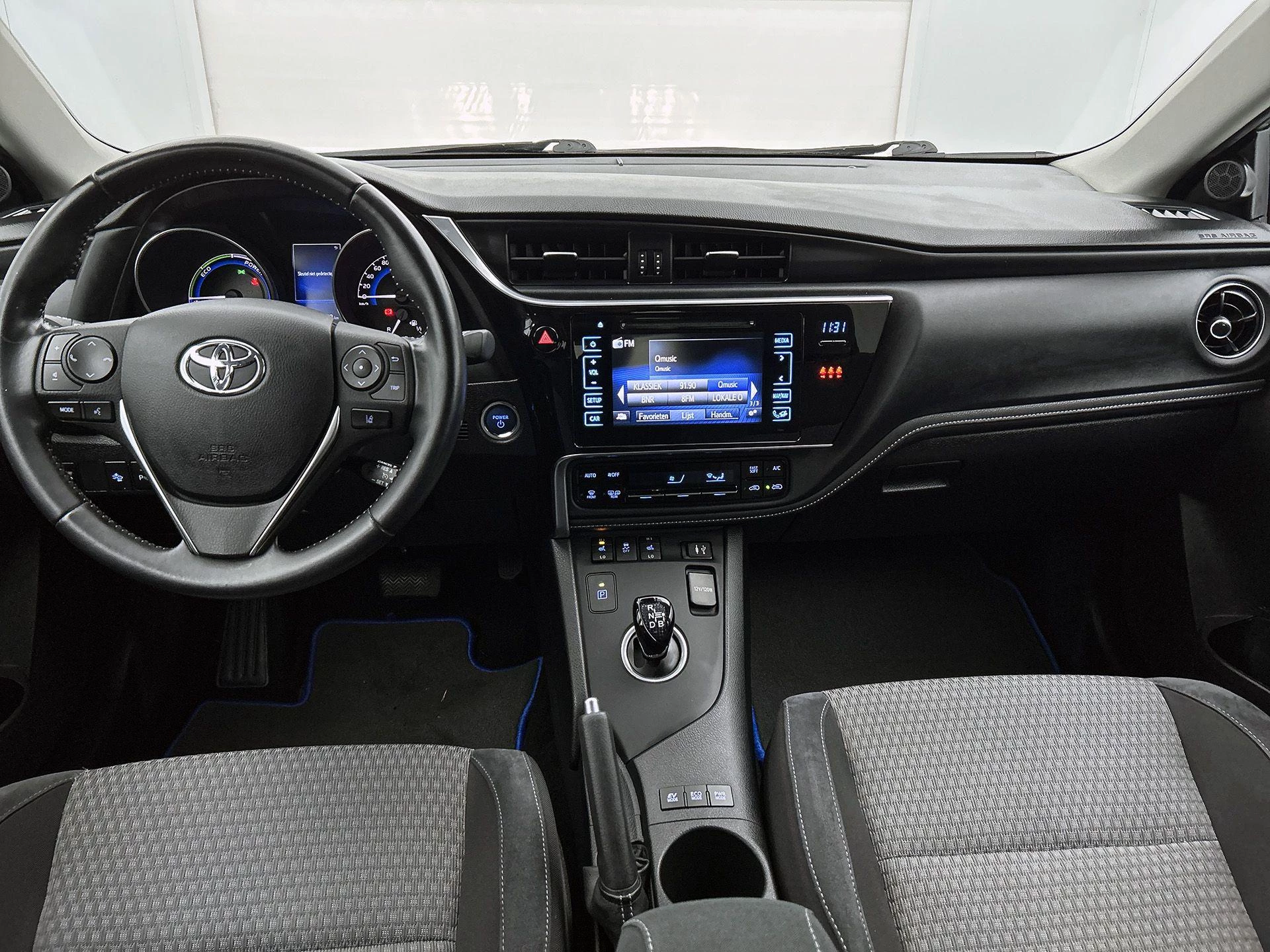 Toyota-Auris-image-18