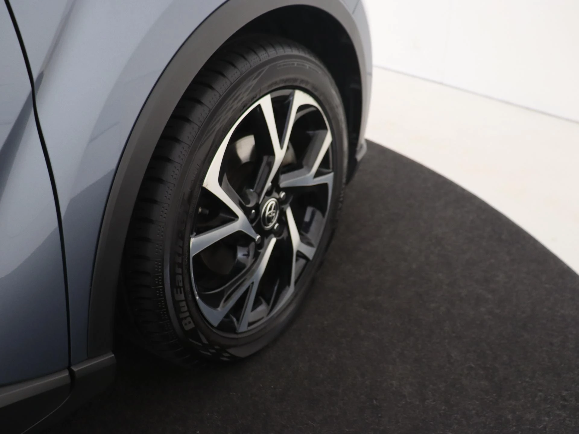 Toyota-C-HR-image-29