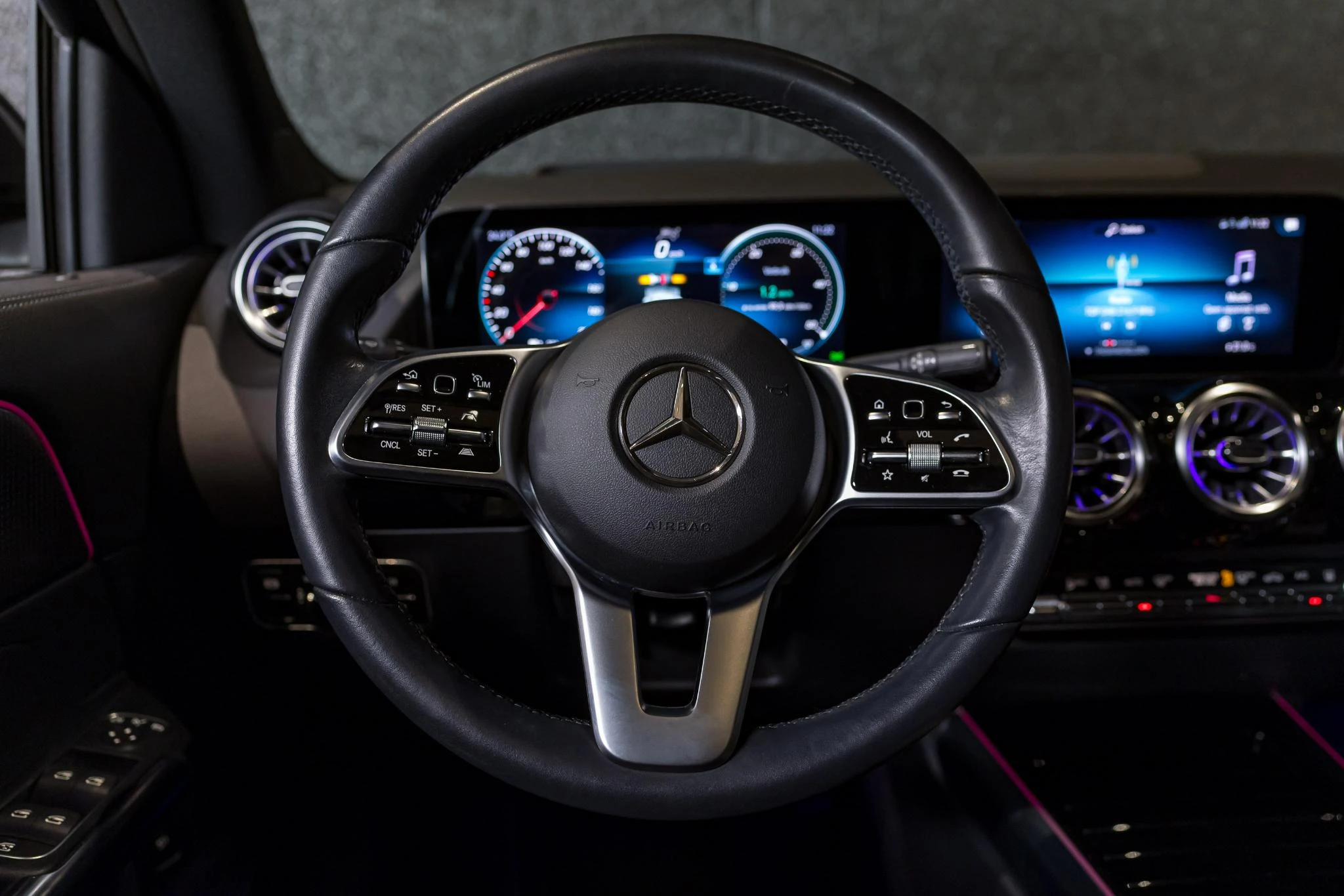 Mercedes-Benz-EQA-image-18