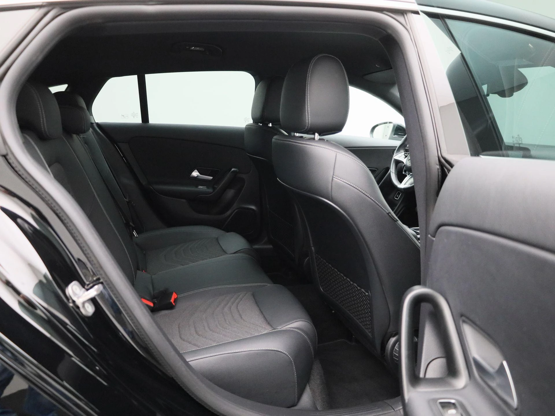 Mercedes-Benz-CLA-image-41