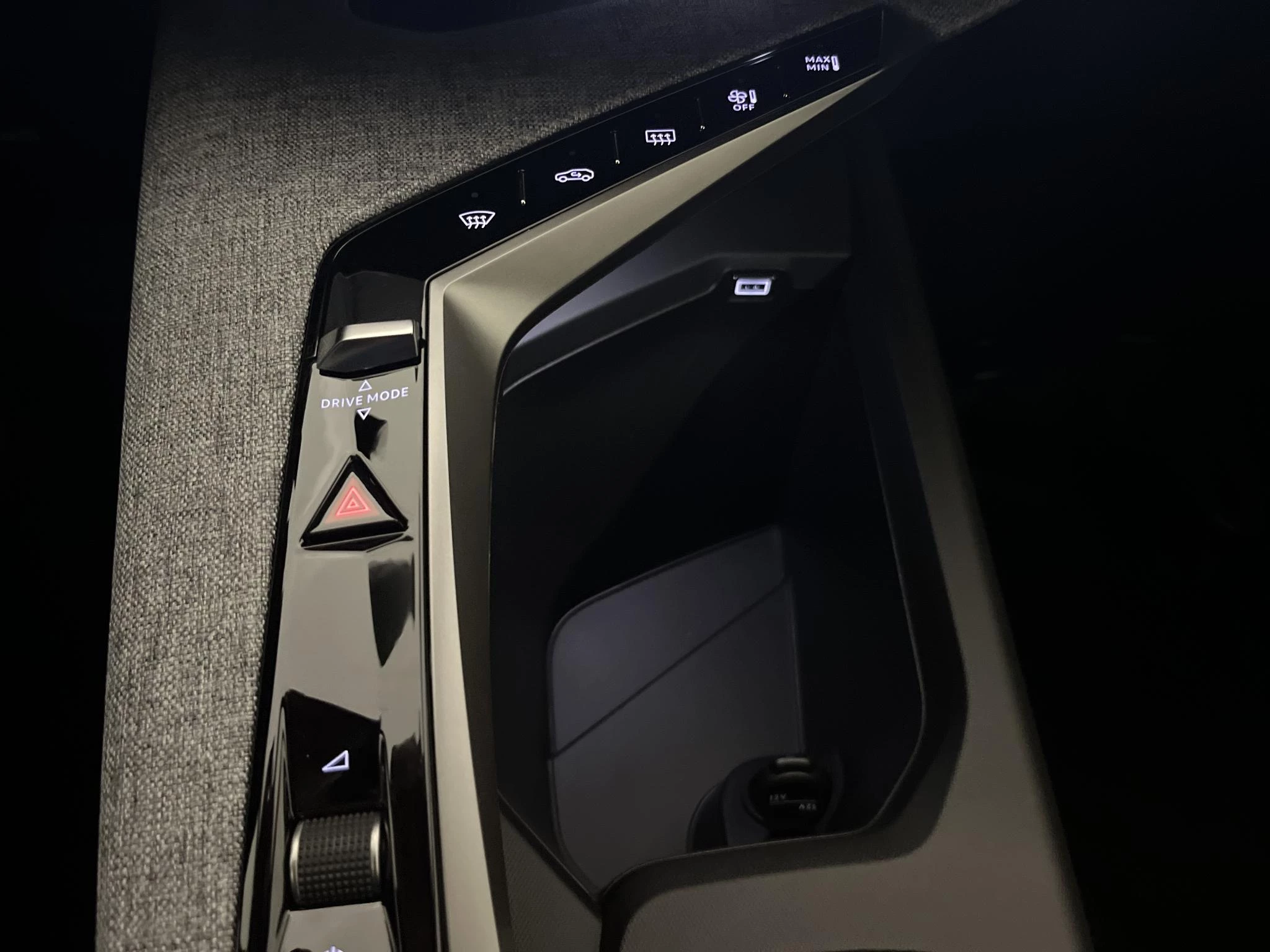 Peugeot-e-5008-image-14