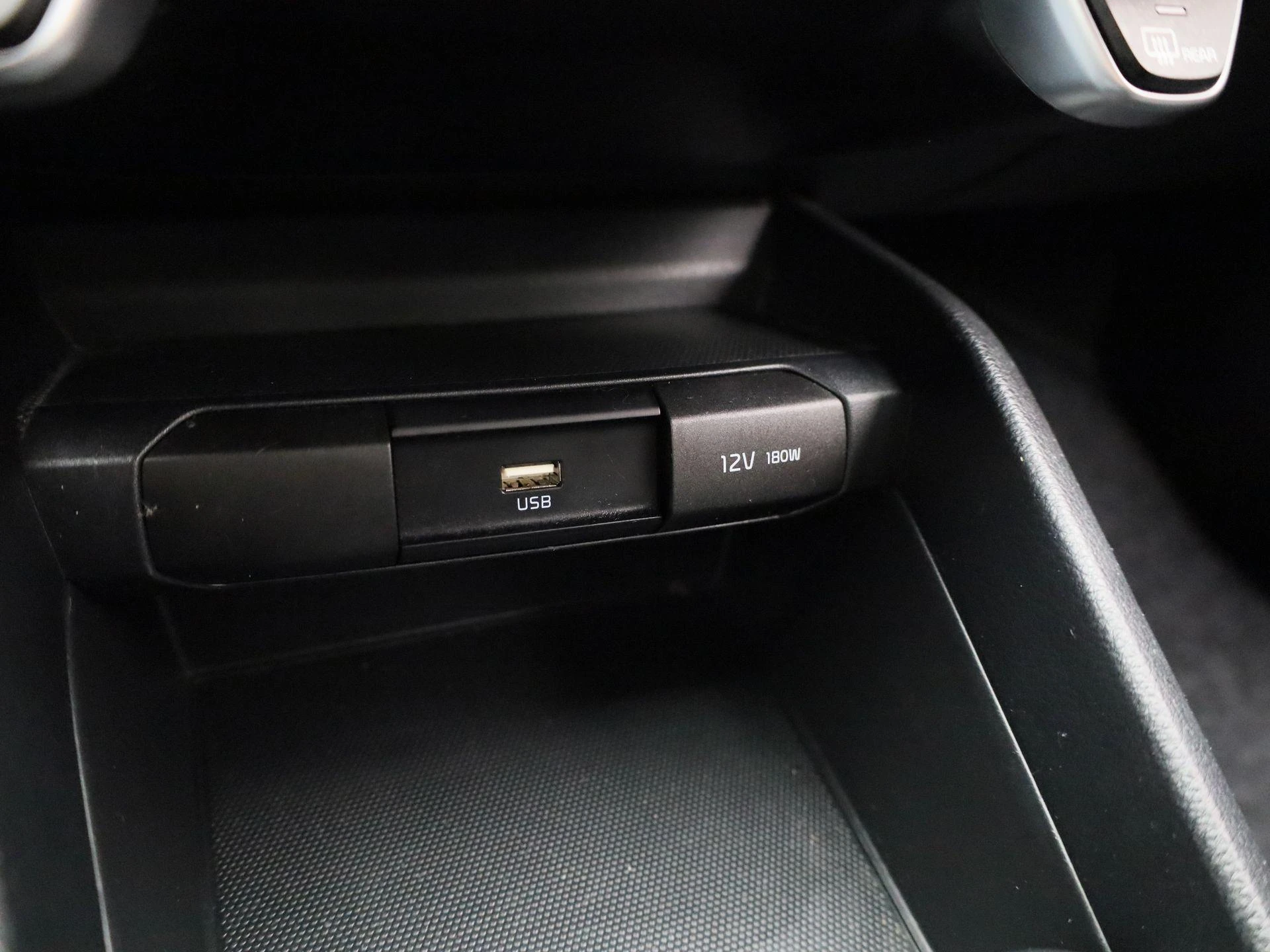 Kia-Stonic-image-23