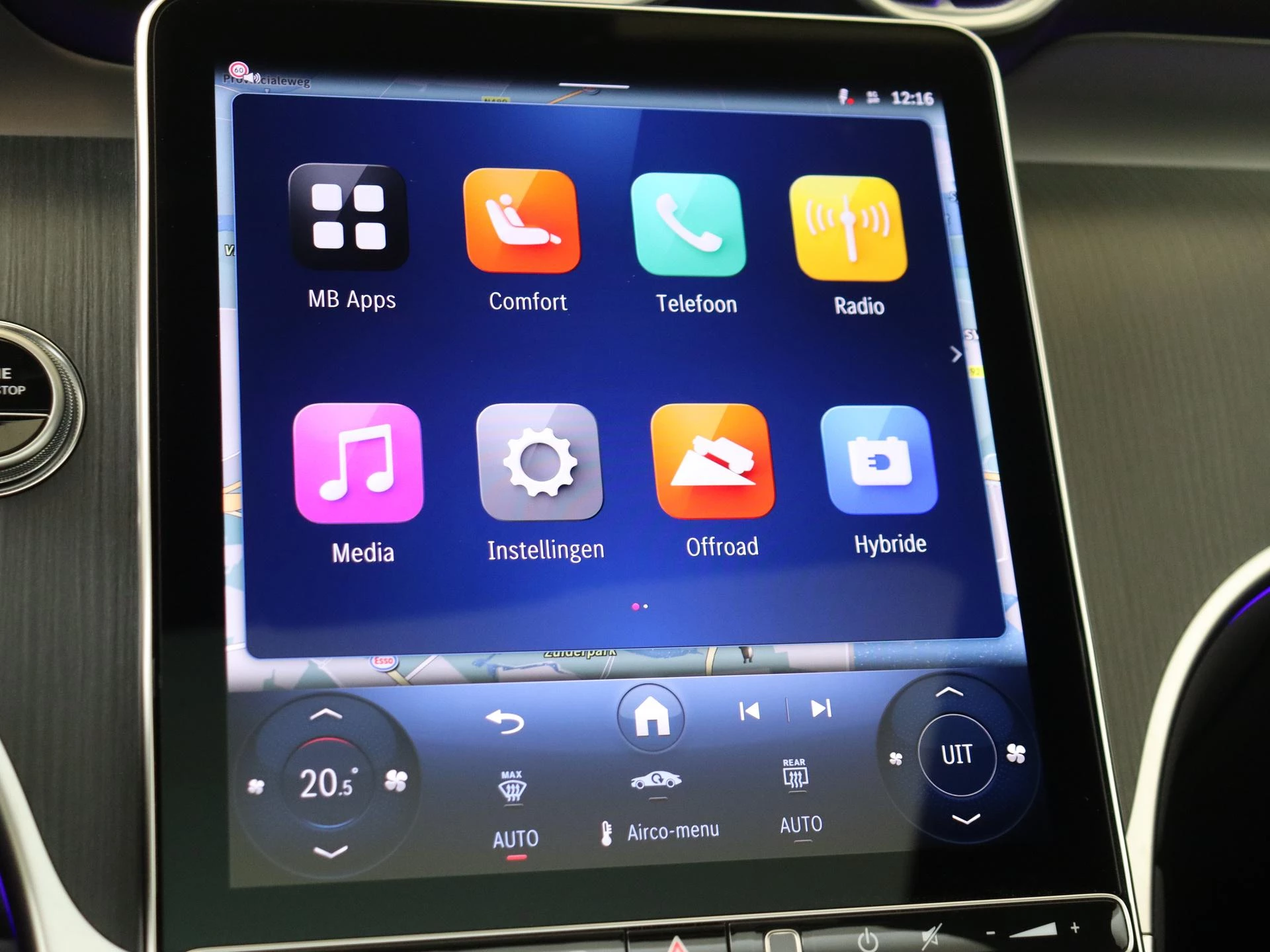 Mercedes-Benz-GLC-image-15