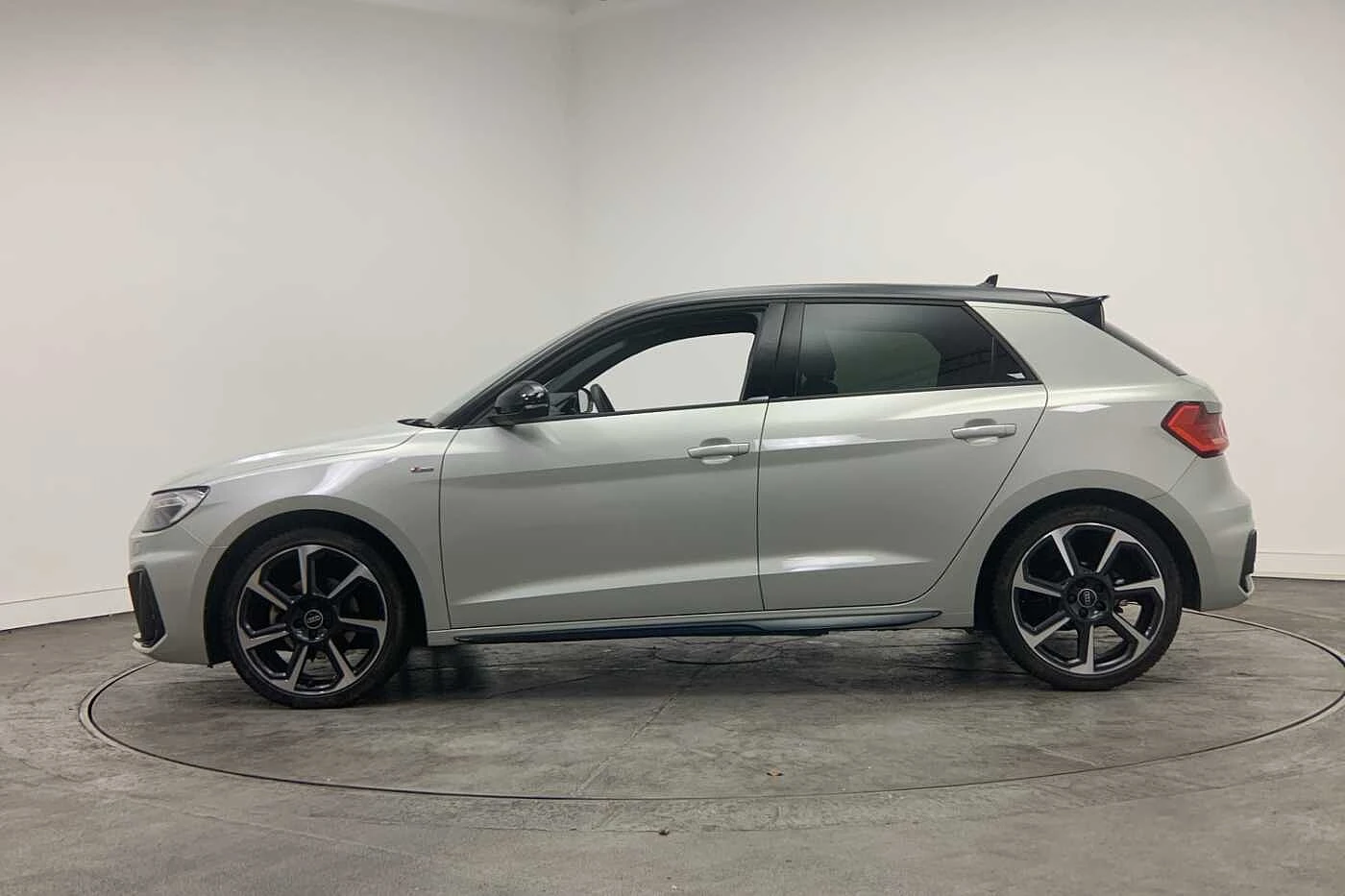 Audi-A1 Sportback-image-3