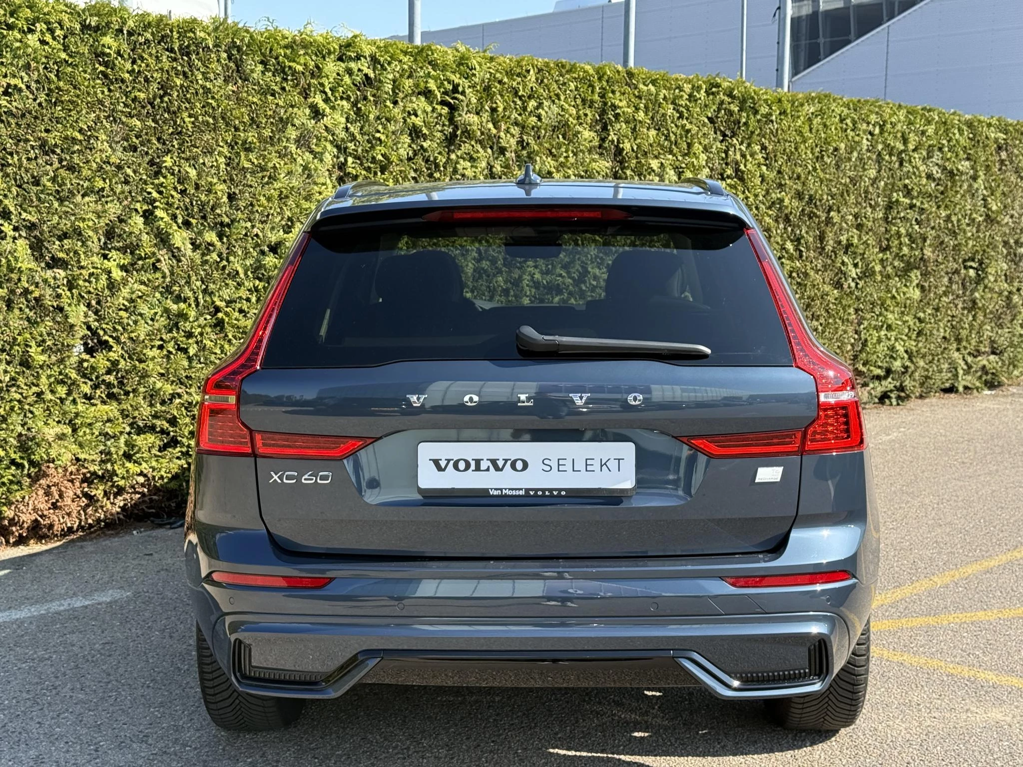 Volvo XC60 T6 Plug in Hybrid AWD Plus Dark