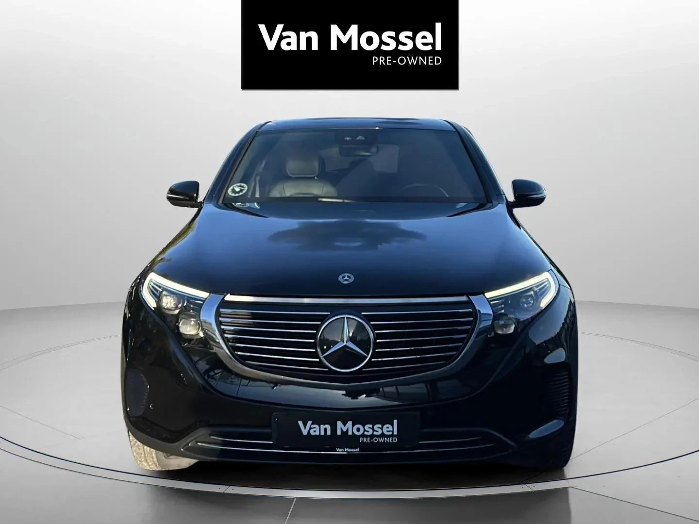 Mercedes-Benz-EQC-image-1