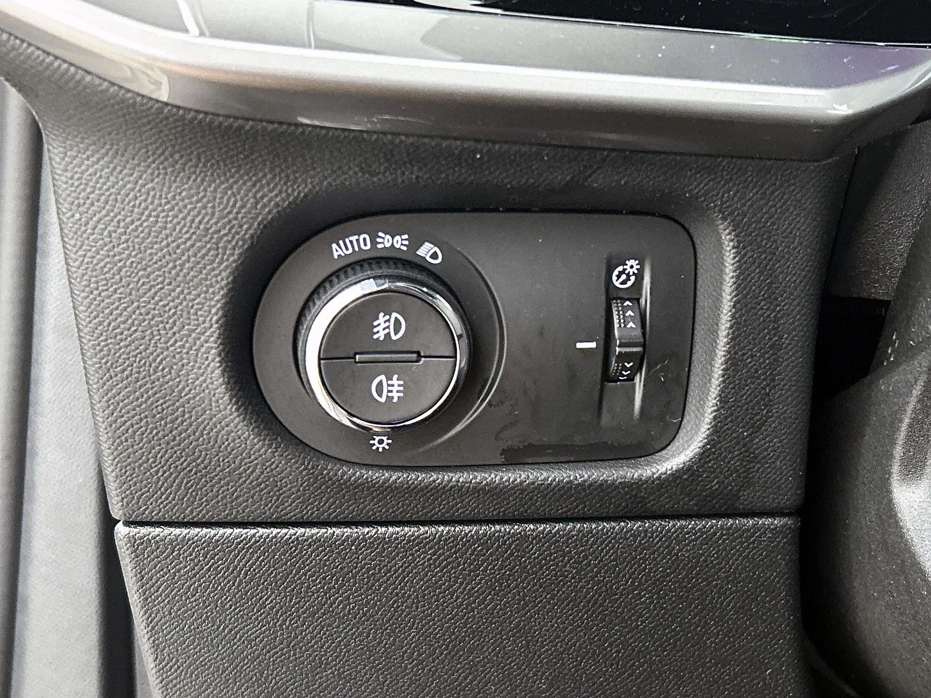 Opel-Mokka-e-image-23