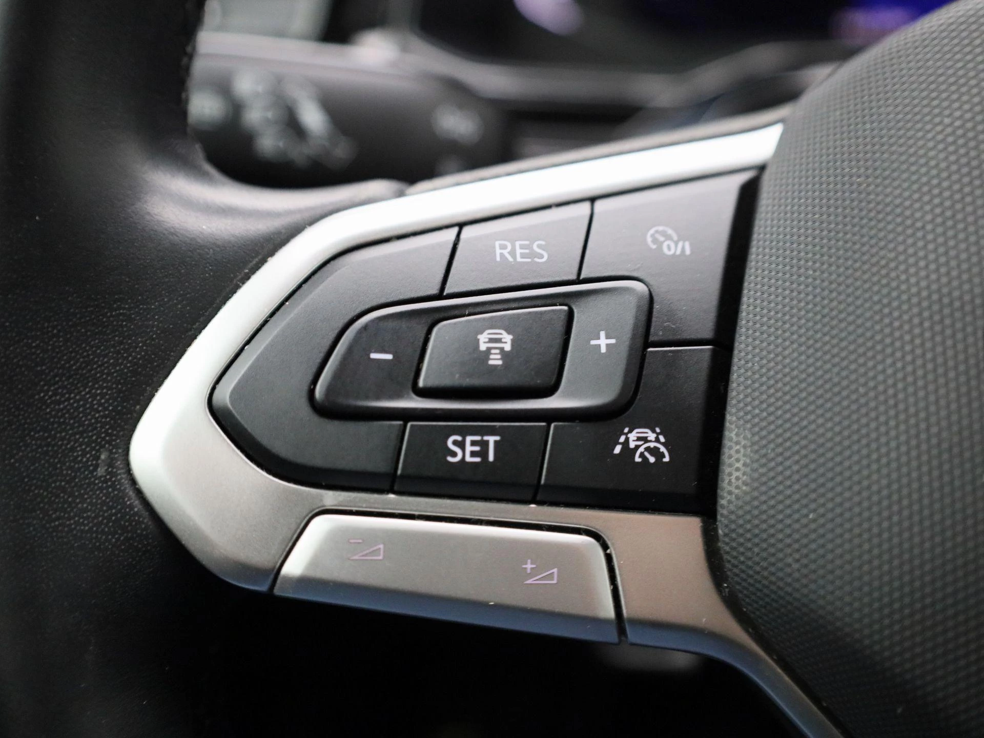 Volkswagen-Polo-image-17