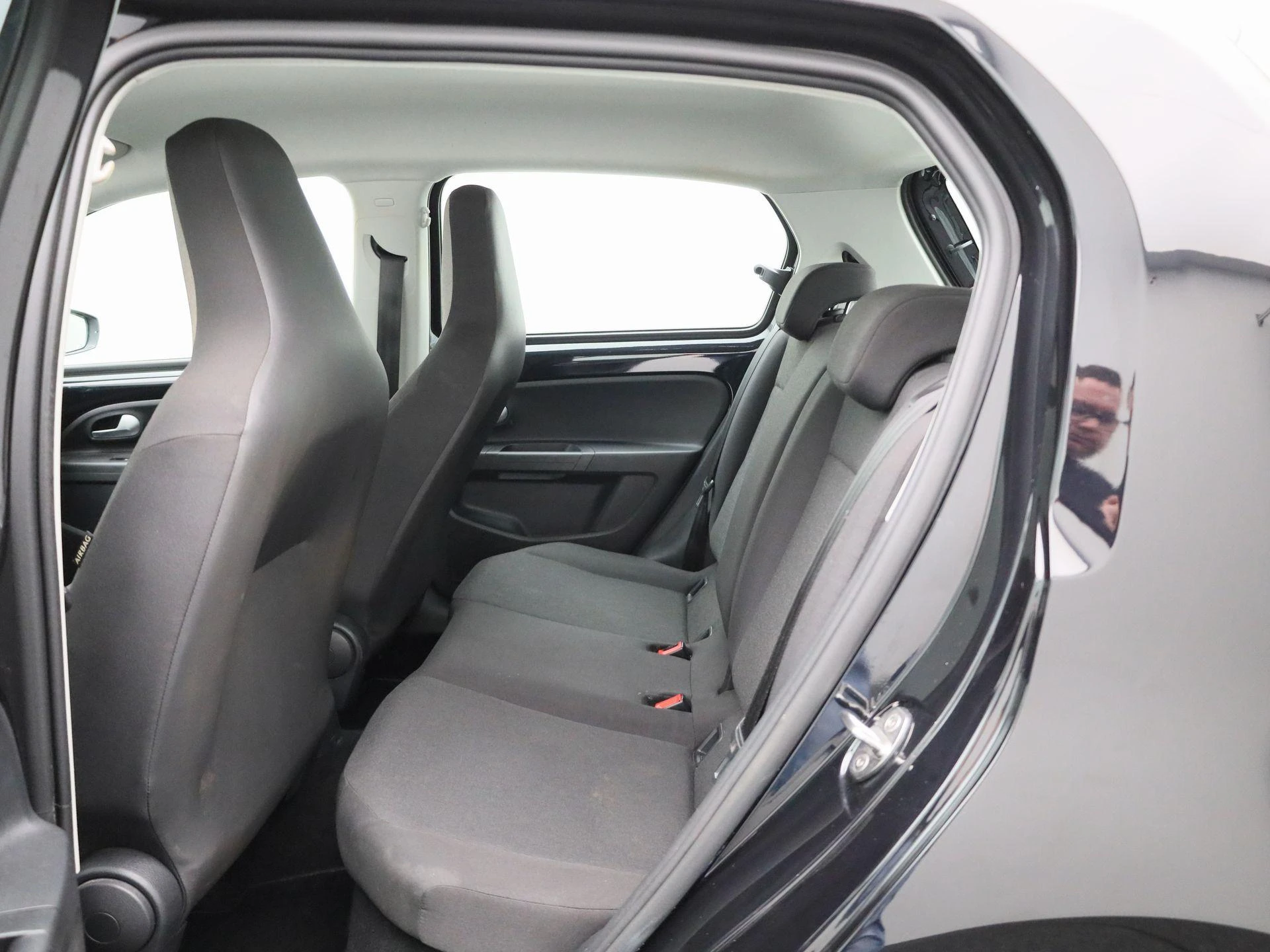 Volkswagen-up!-image-9