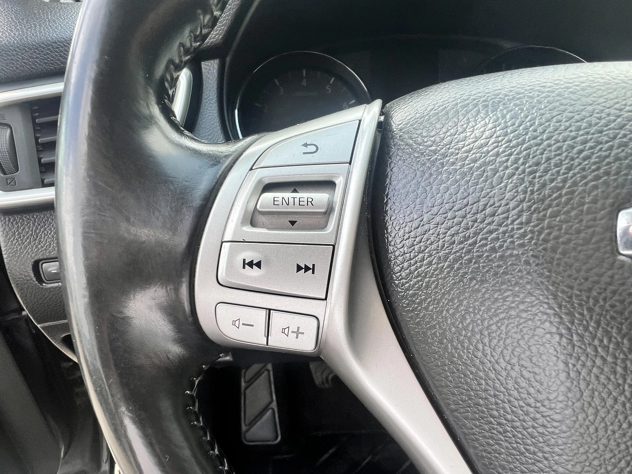 Nissan-QASHQAI-image-9
