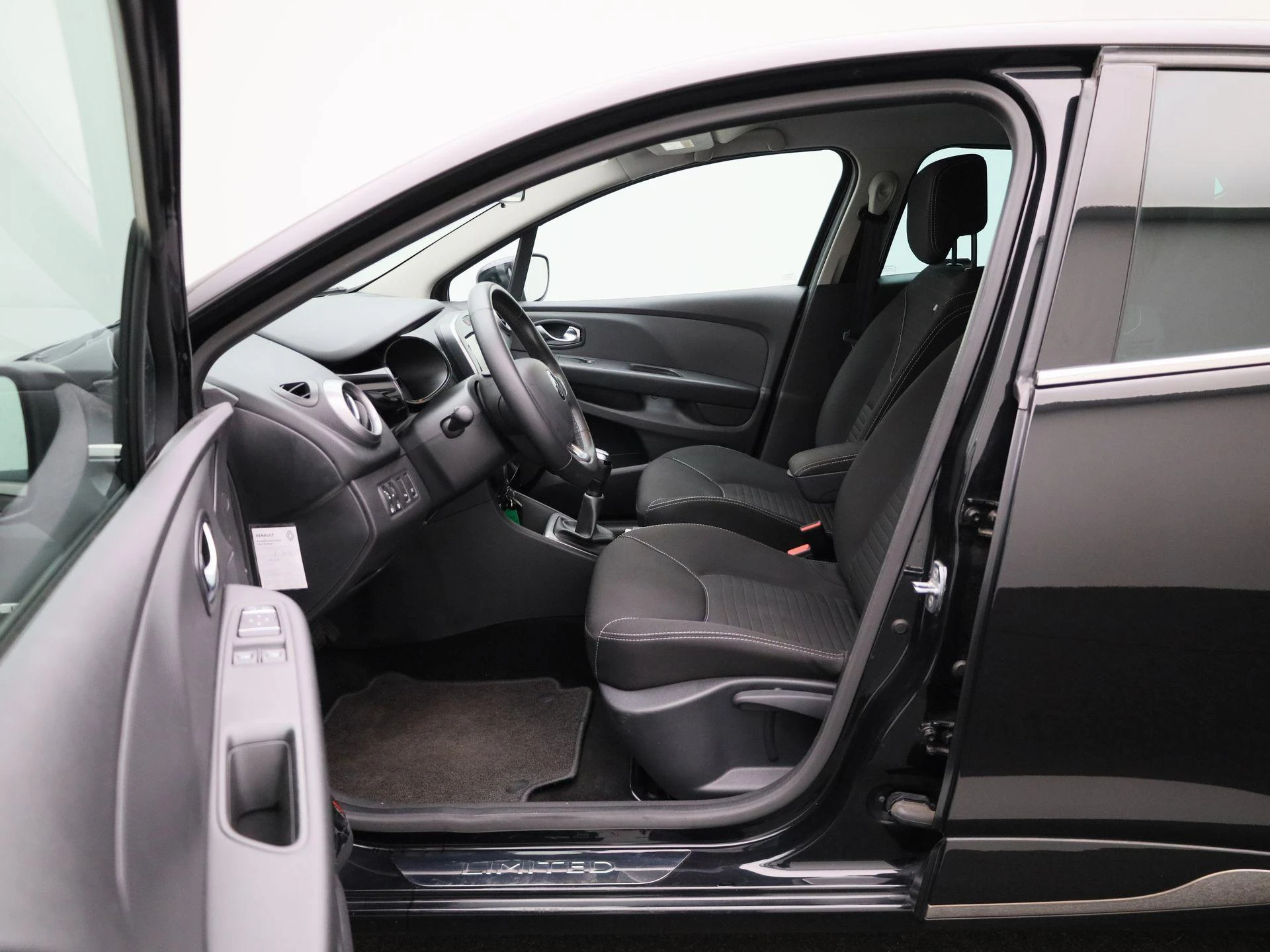 Renault-Clio-image-8