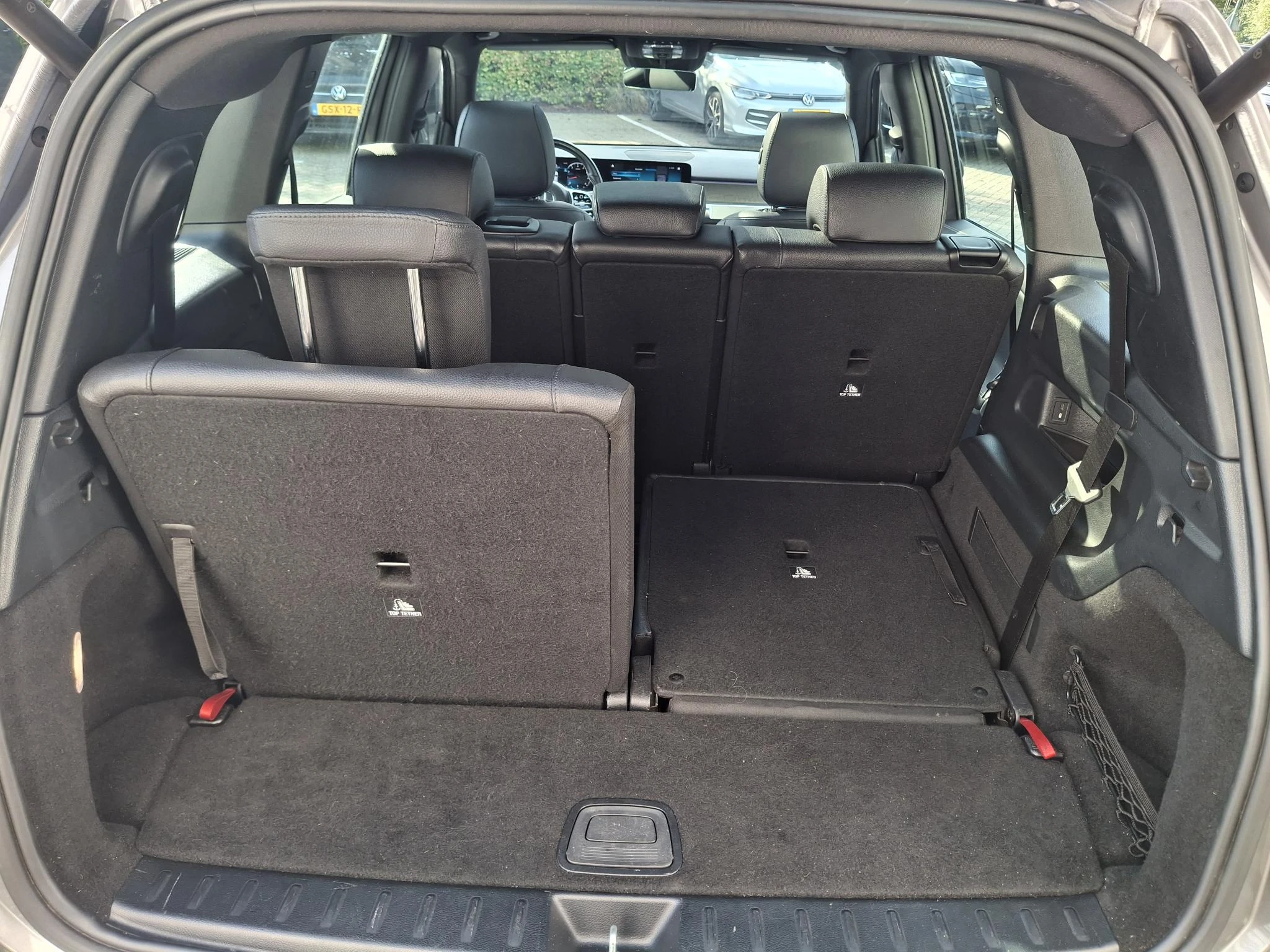 Mercedes-Benz-GLB-image-5