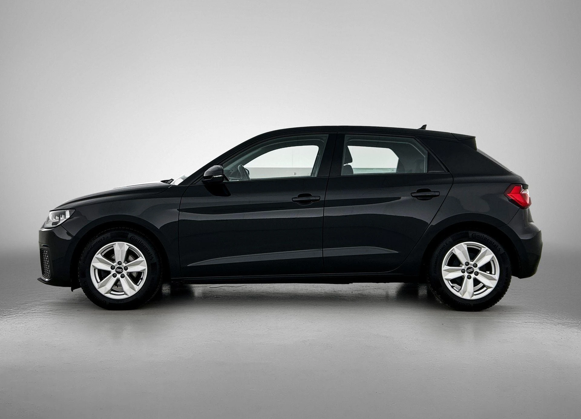 Audi-A1 Sportback-image-1