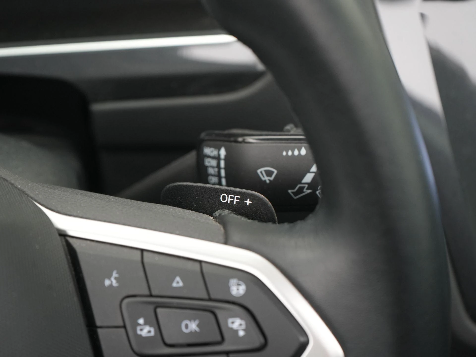 Volkswagen-Tiguan-image-30