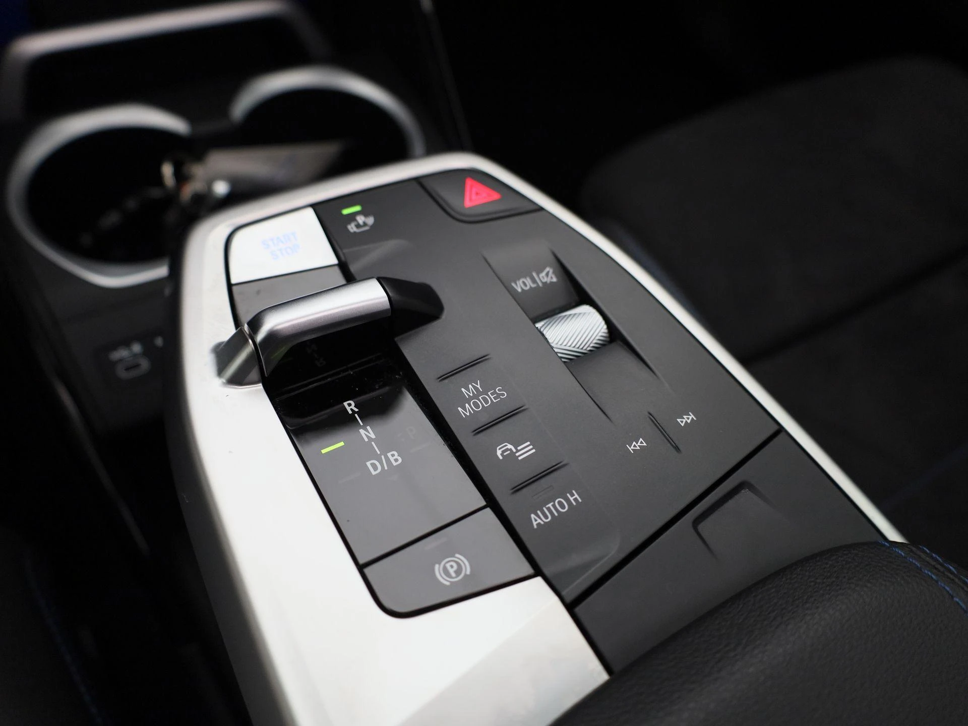BMW-iX1-image-32