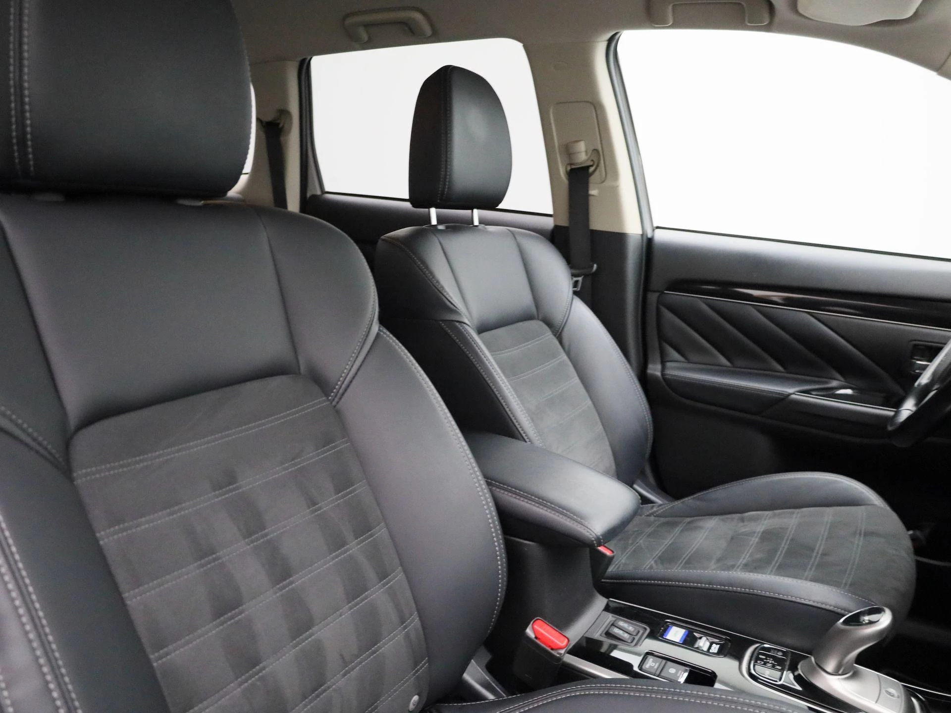 Mitsubishi-Outlander-image-31